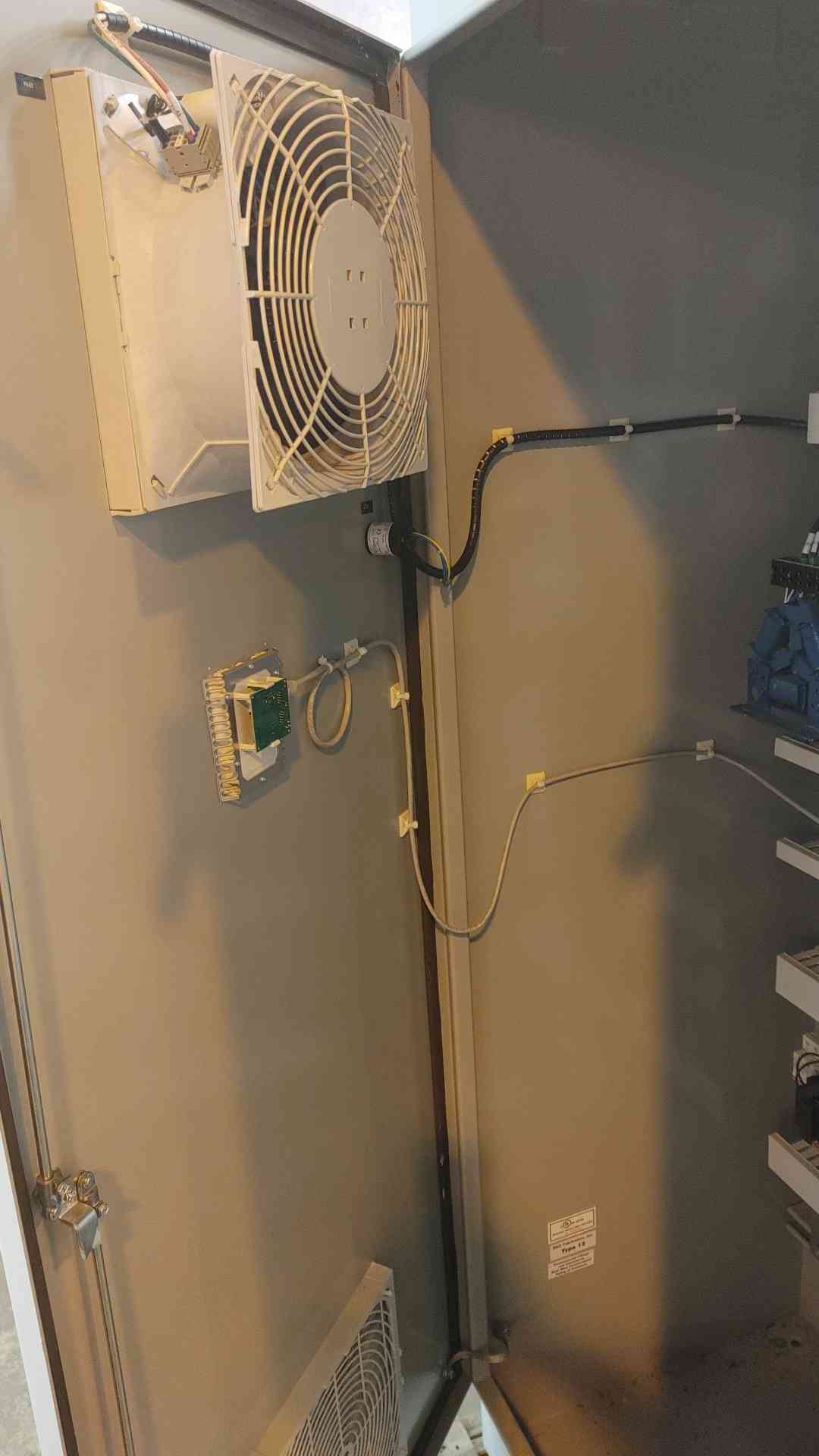 ABB 20HP ACS550-U1-031A-4 in enclosure 480V 23AMP 3PH (SKU: 110257 )