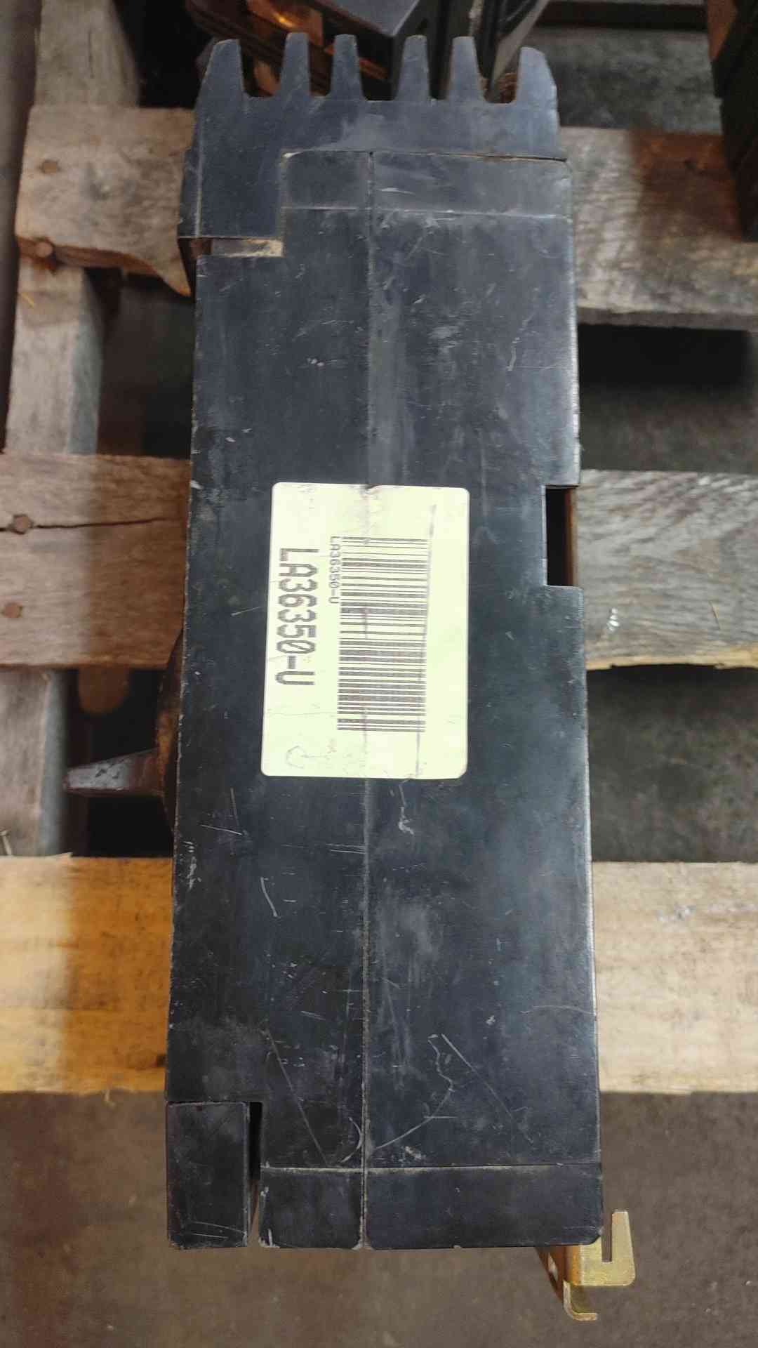 Square D I-Line CIRCUIT BREAKER LA36350 SERIES 4 350A 3POLE 600V (SKU: 110248)