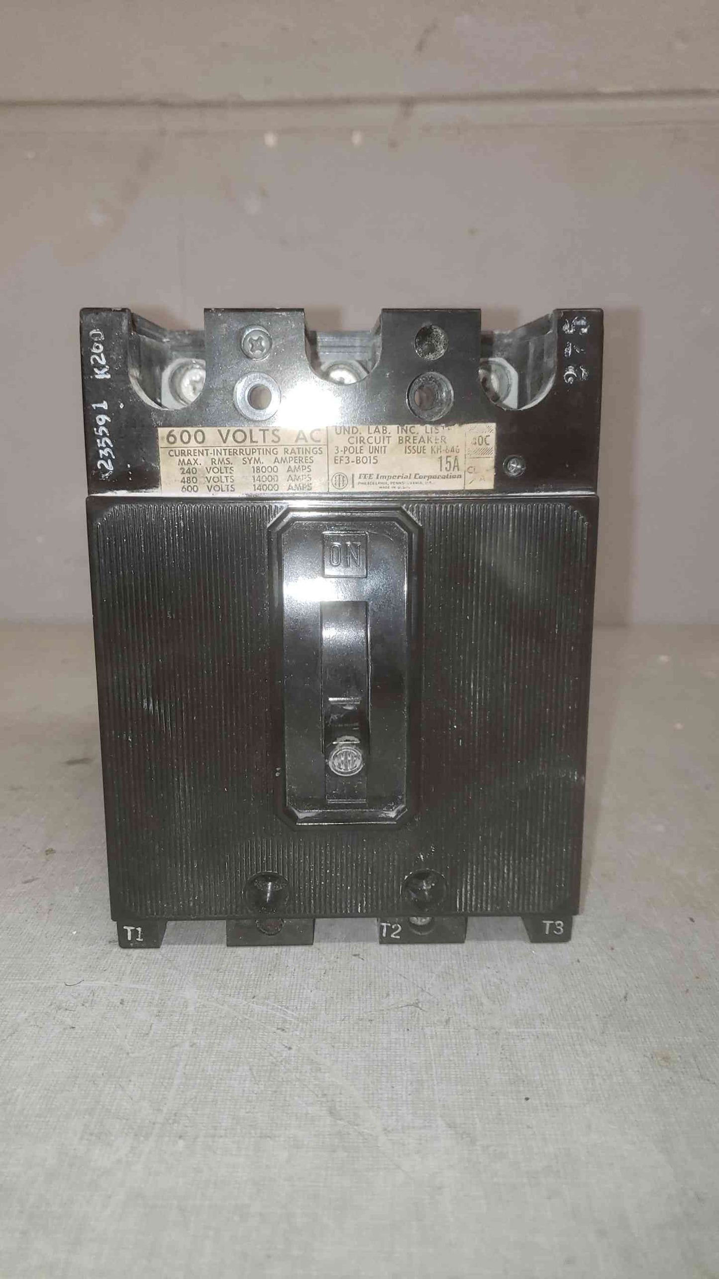 ITE IMPERIAL CORPORATION 3 POLE UNIT 15A 600 VOLTS Circuit Breaker (SKU: 110204)