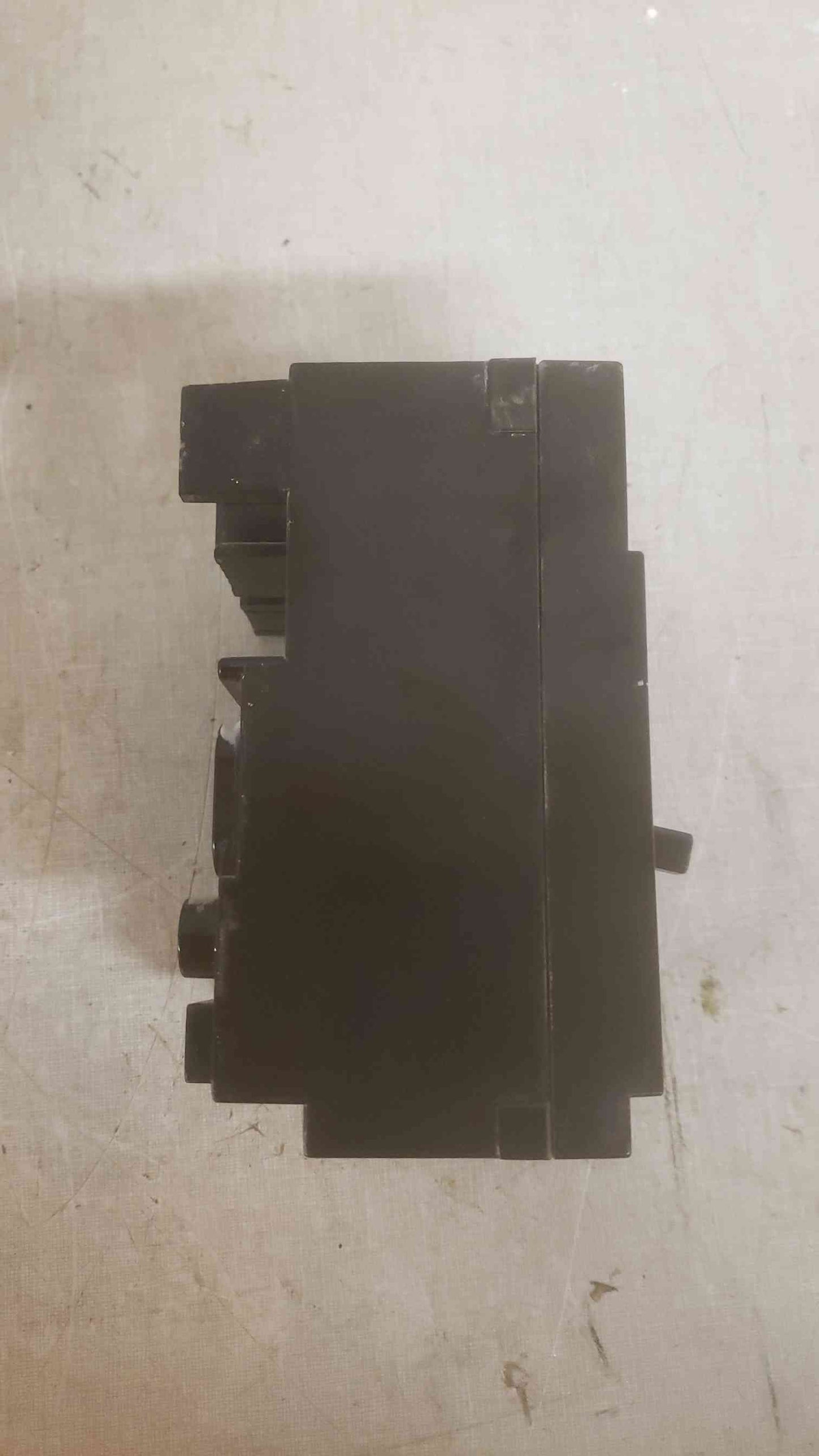 ITE IMPERIAL CORPORATION 3 POLE UNIT 15A 600 VOLTS Circuit Breaker (SKU: 110204)