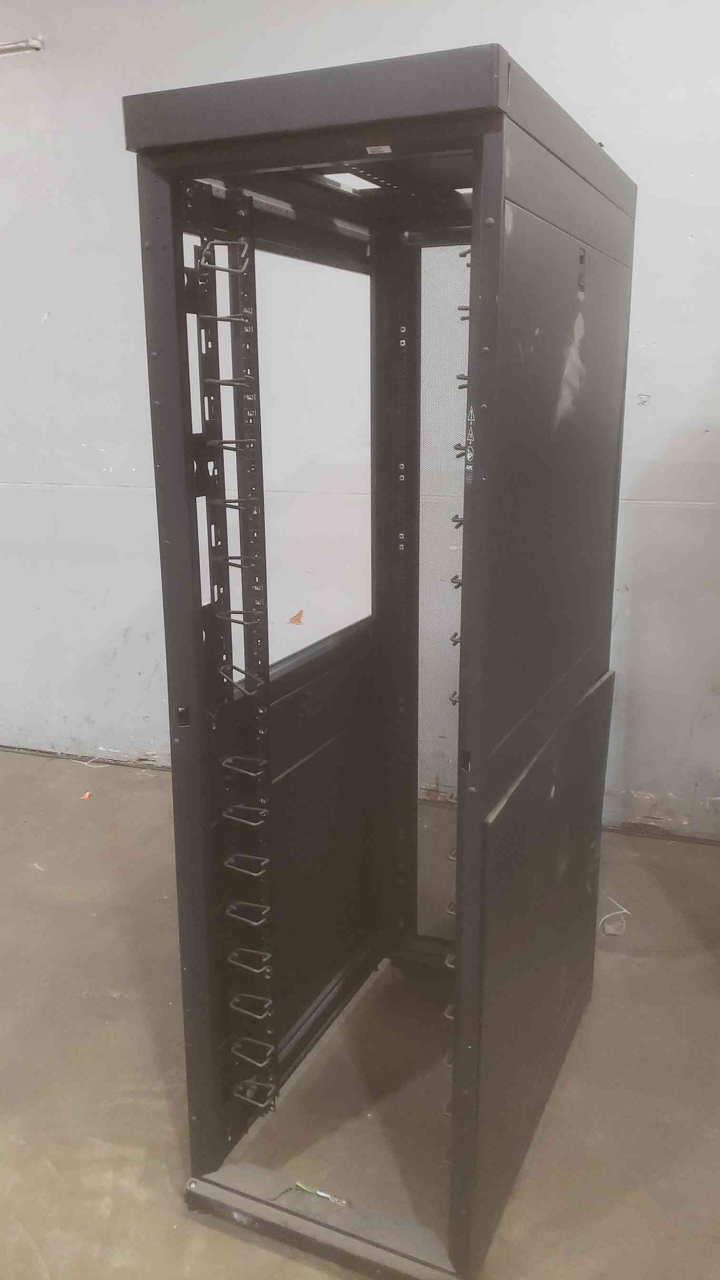 APC Partially Enclosed Server Rack AR3100 HACS (SKU: 110765)