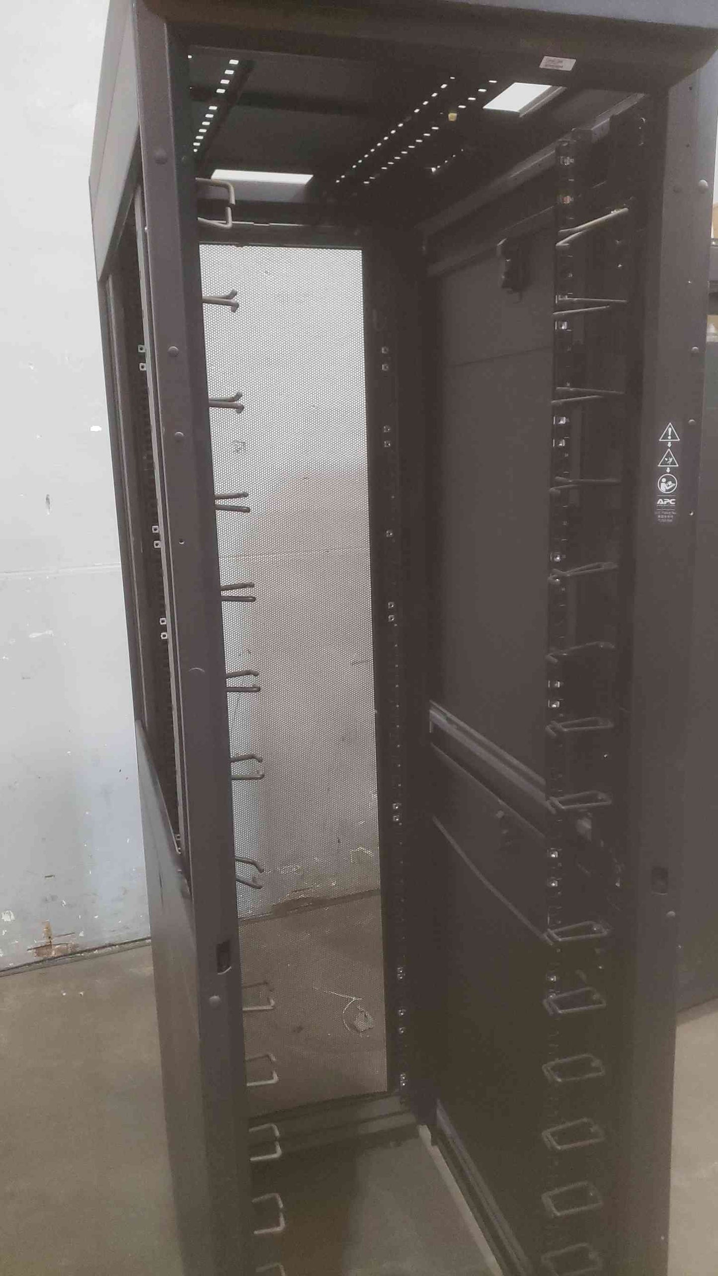 APC Partially Enclosed Server Rack AR3100 HACS (SKU: 110765)