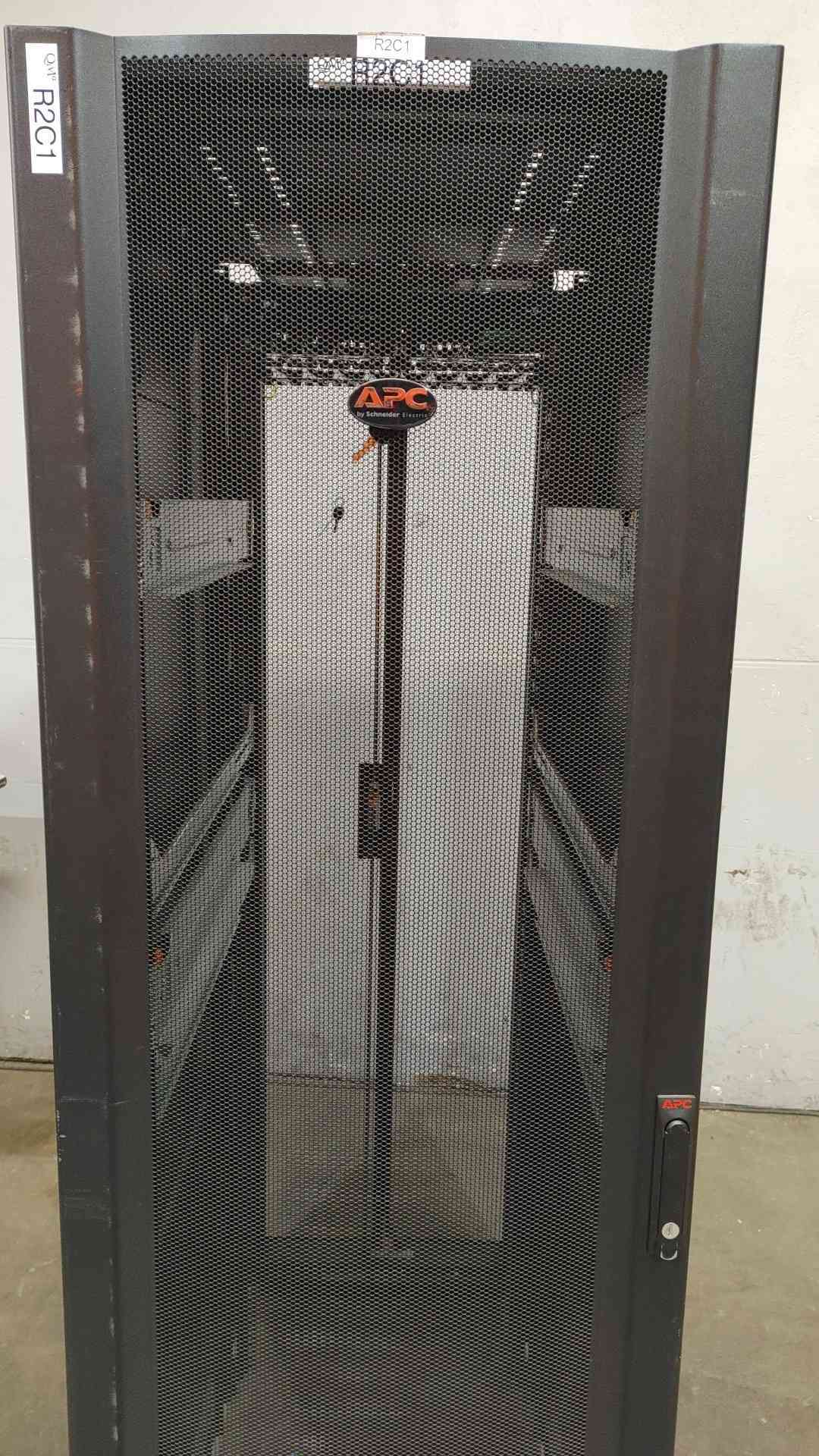 APC 42U Fully Enclosed Server Rack AR3300 (110734)