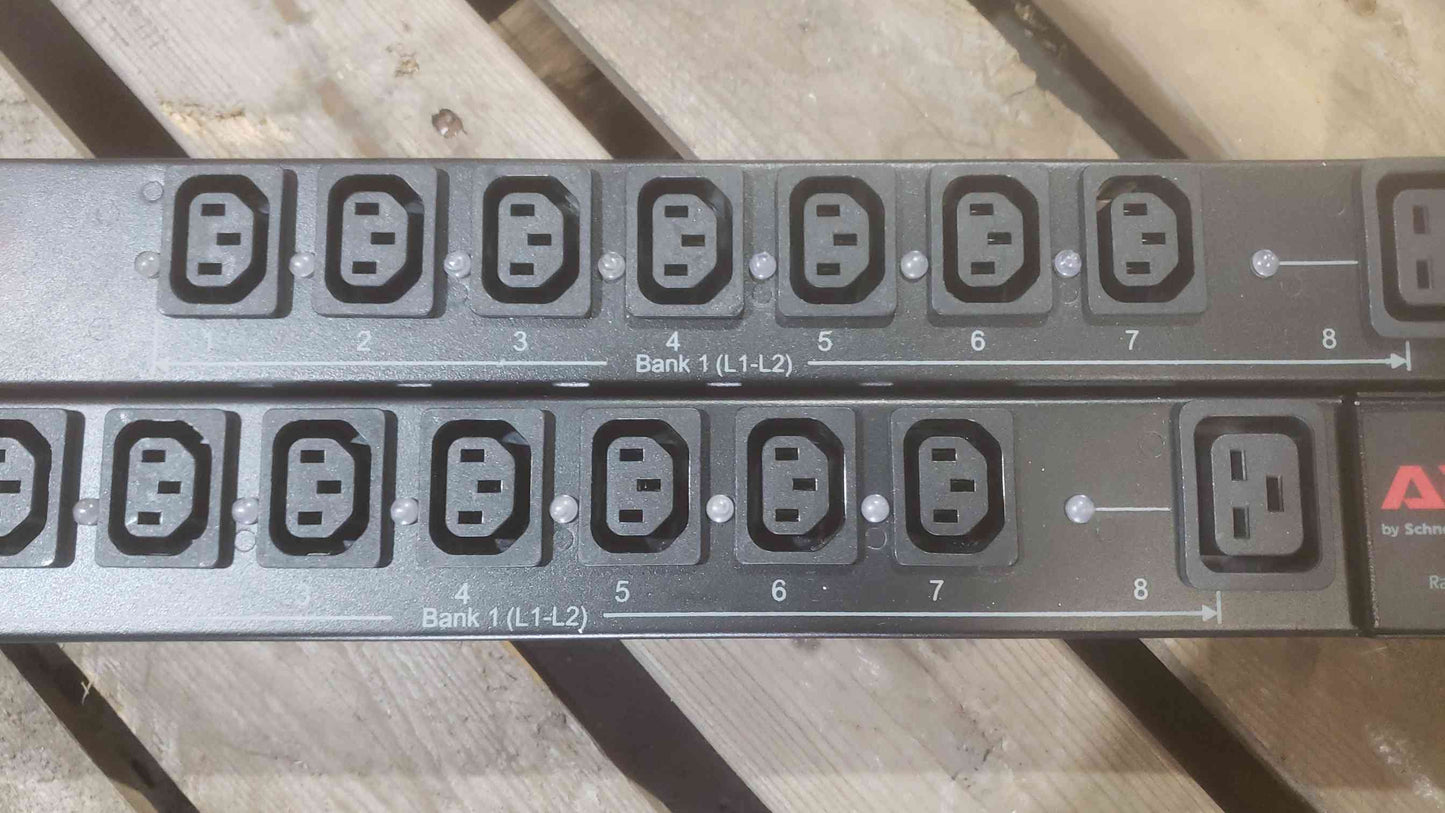 APC 21 Port 120/208V 3W PDU Strip AP8965 (SKU: 110736)