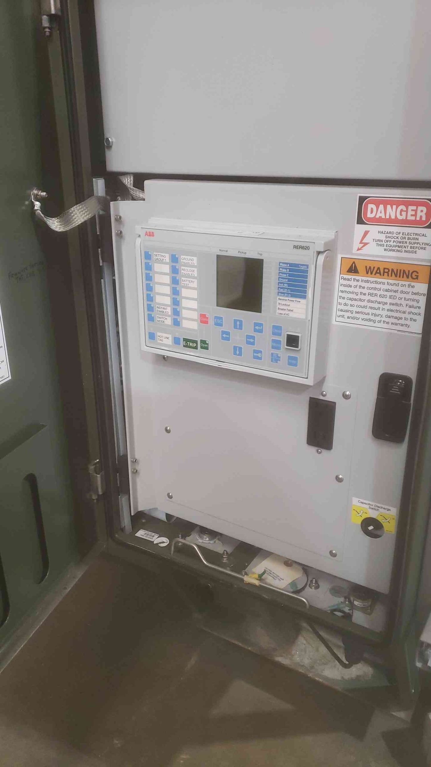 15kV ABB Dead-front Padmount Circuit Breaker( SKU: 110873)