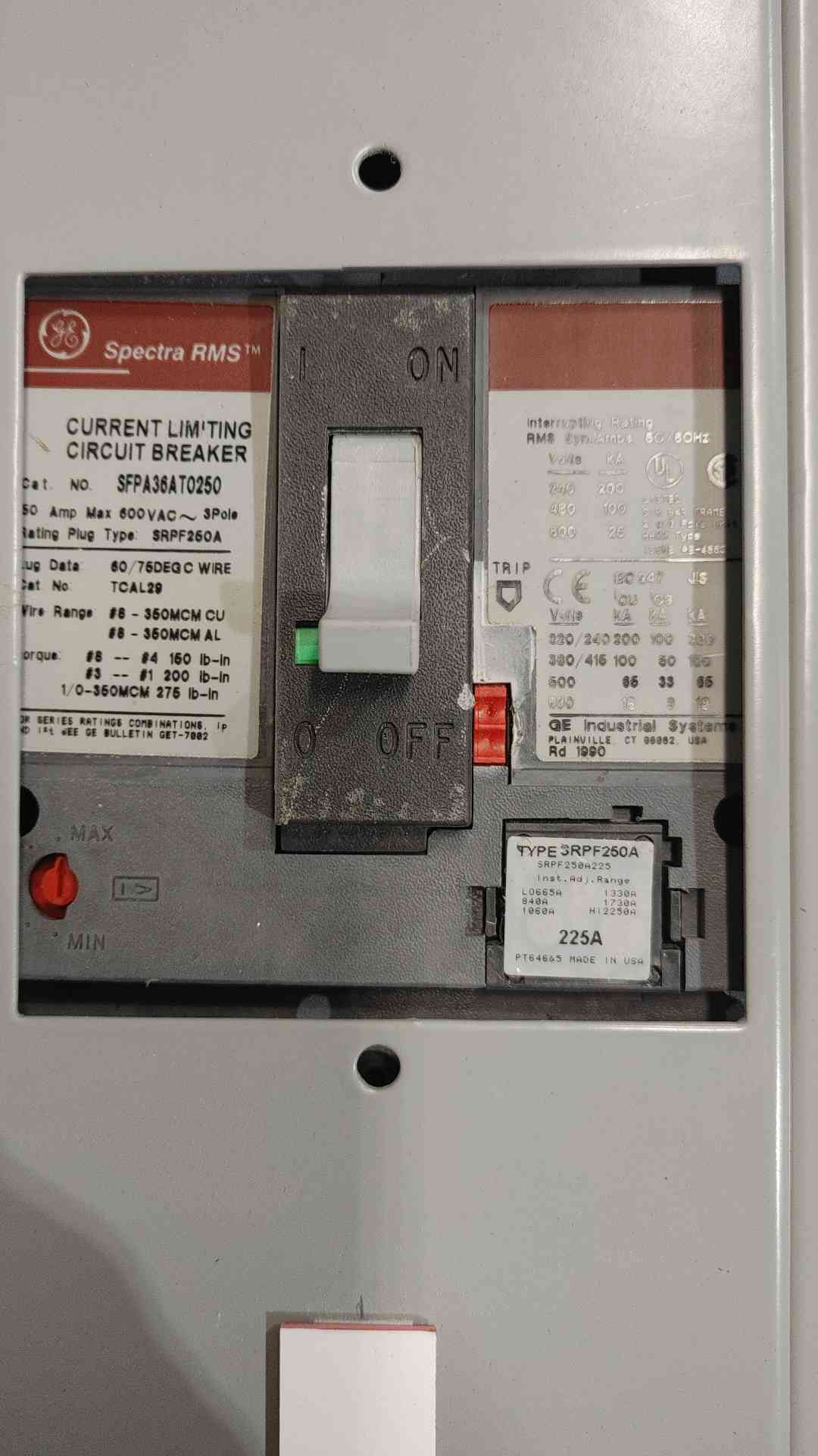 GE Spectra Series 800A 480VAC 3PH 3W Top Feed 4 Breaker Panelboard (SKU: 110906)