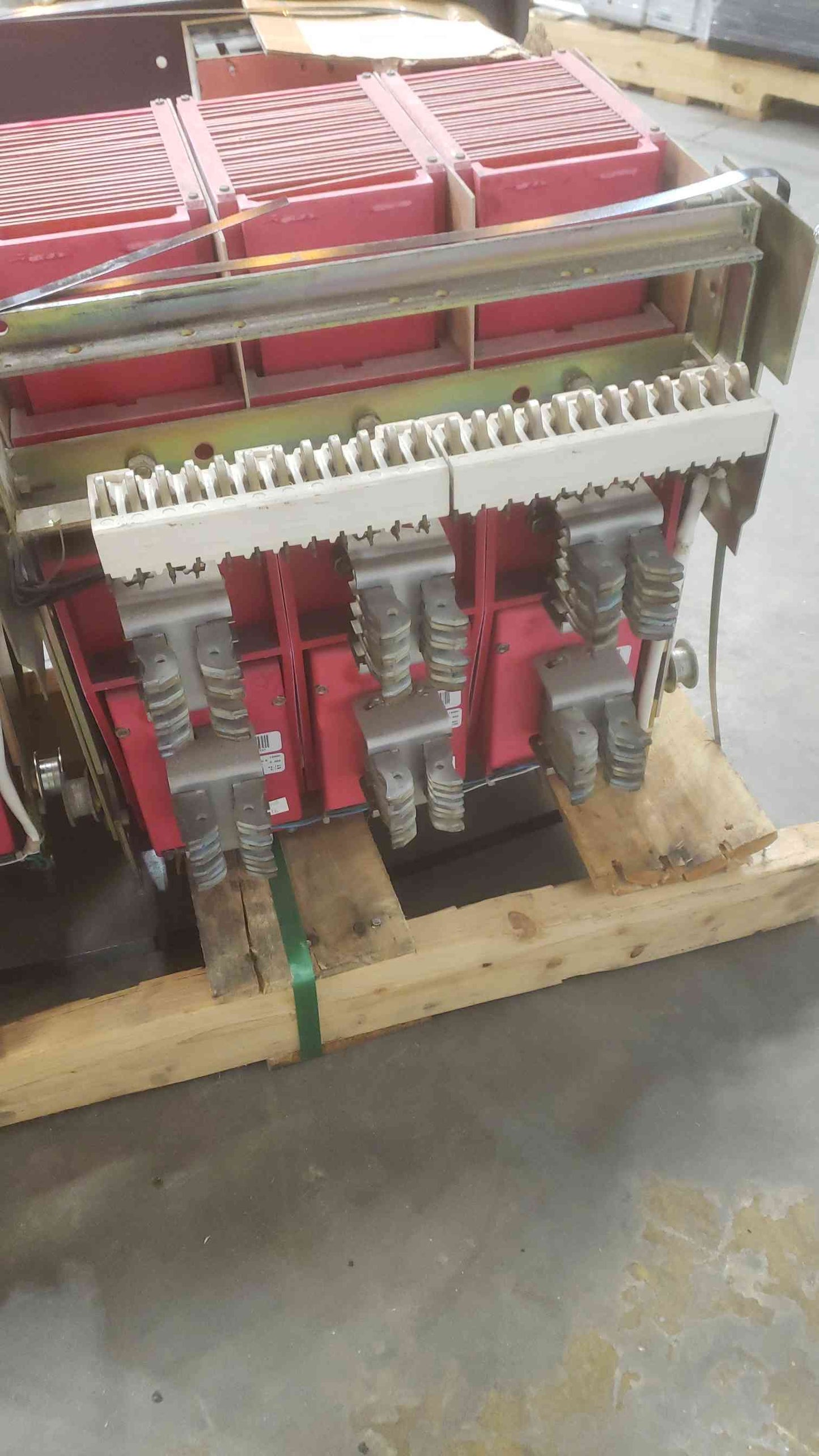 Cutler-Hammer 1600A 120VAC AC Power Circuit Breaker DSII-516 (SKU: 111161)