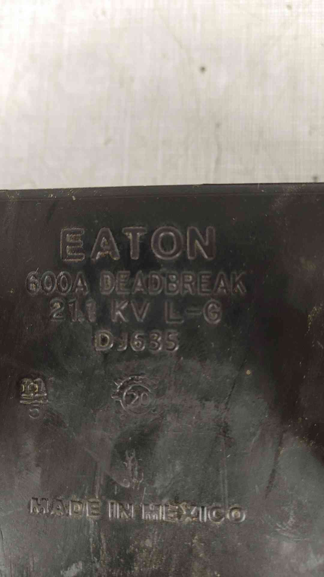 NEW EATON DJ635 Cooper Deadbreak 3-way Junction 600A 21.1KV L-G(SKU: 111213)