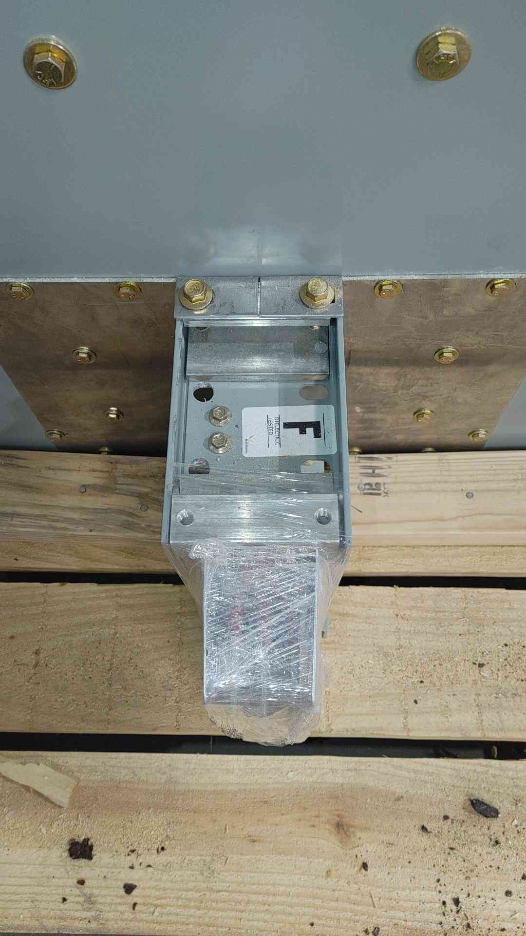 NEW EATON Pow-R-Way III 2000A 600V 3PH 3W LSN0031000 (SKI: 111237)