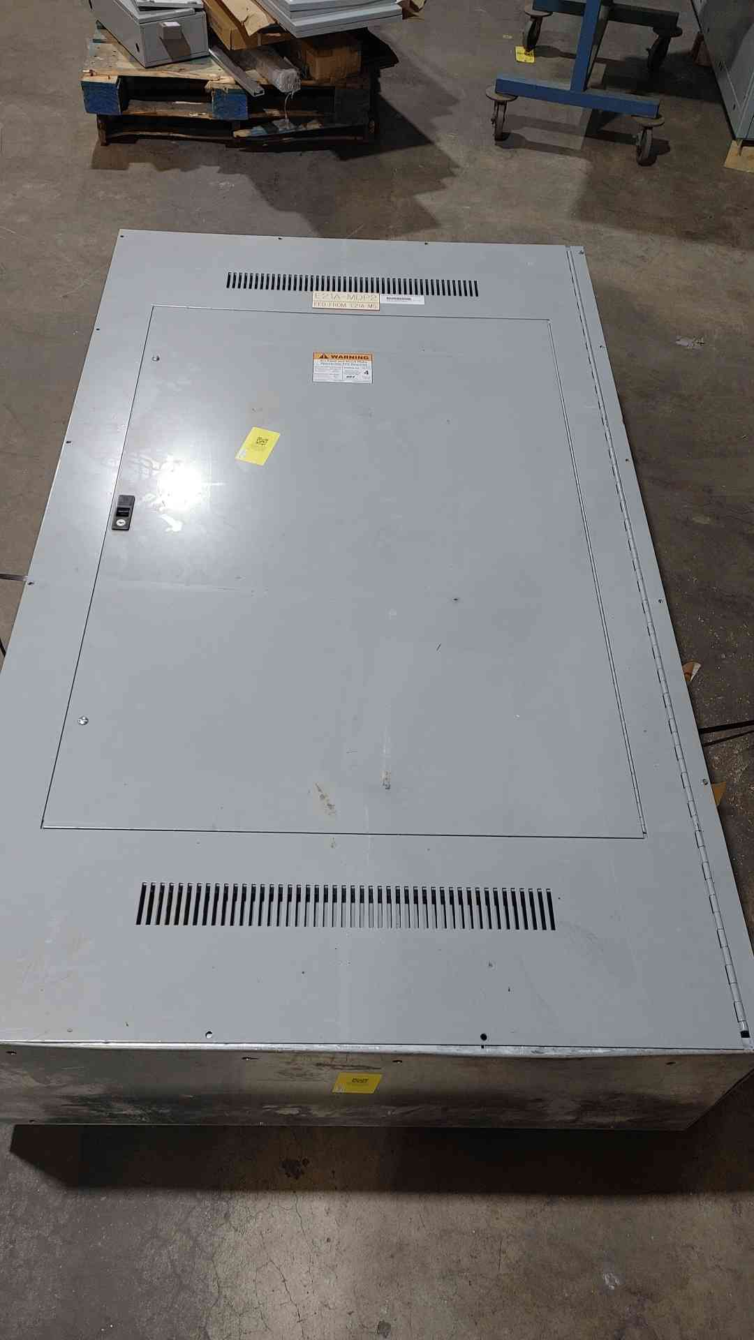 GE Spectra Series 800A 480V w/ Main 4 Dist Breakers & Meter (SKU: 111256)