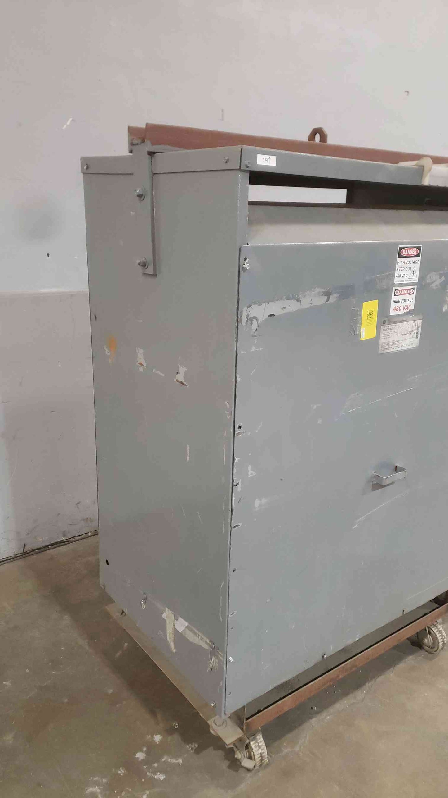 GE 225KVA 3PH 480v x 208/120v Dry Transformer 9T23C9478G13A (SKU: 111374)