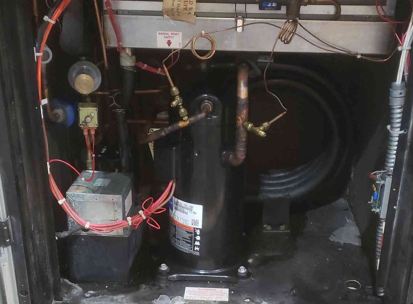 Liebert Challenger 3000 208V 3PH 5 Tons Crac Unit BU071WG Upflow (SKU: 111796)