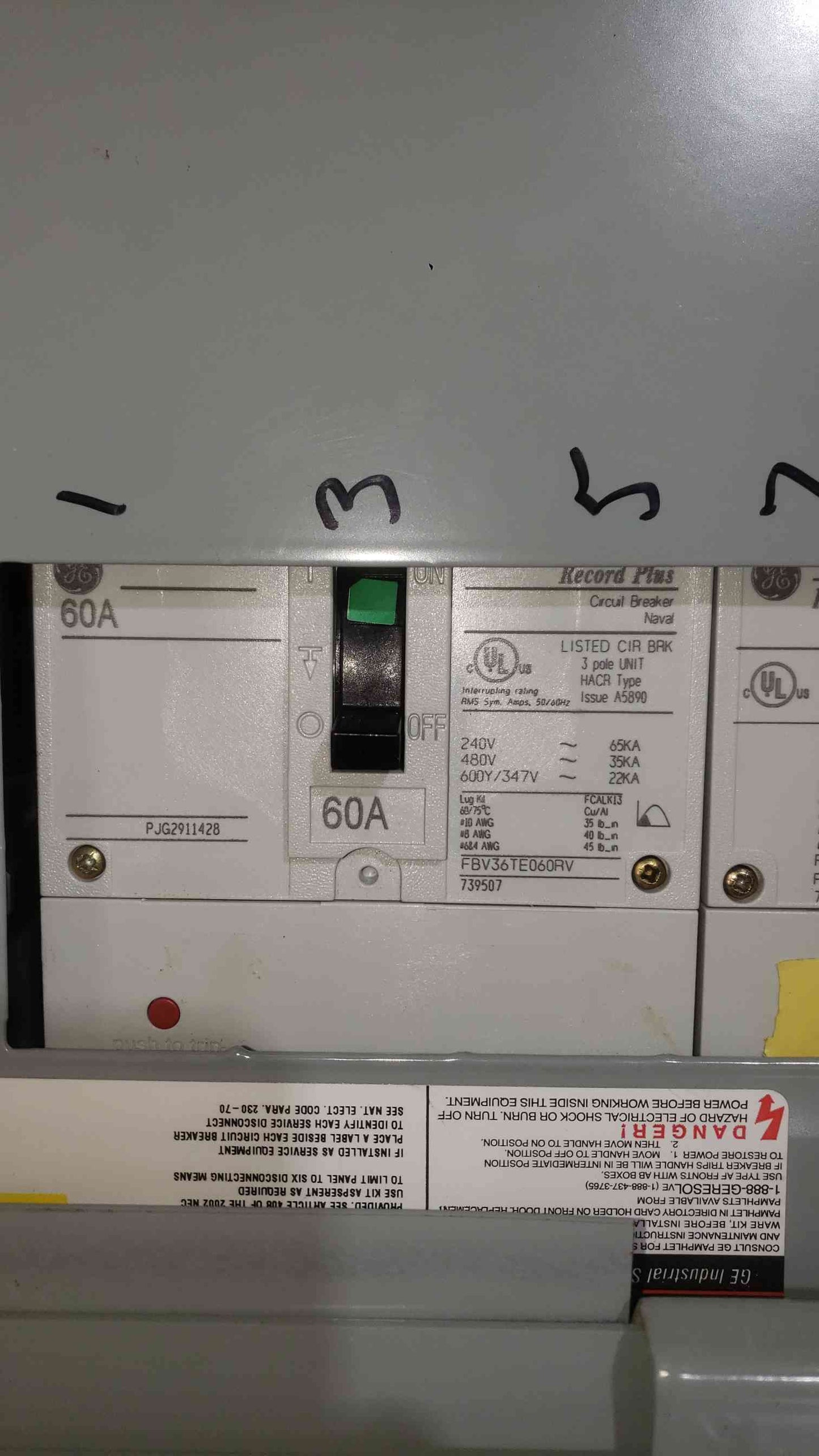 GE 225A 480Y/277 3PH 4W Panelboard 28 Breakers & Main (SKU: 112629)