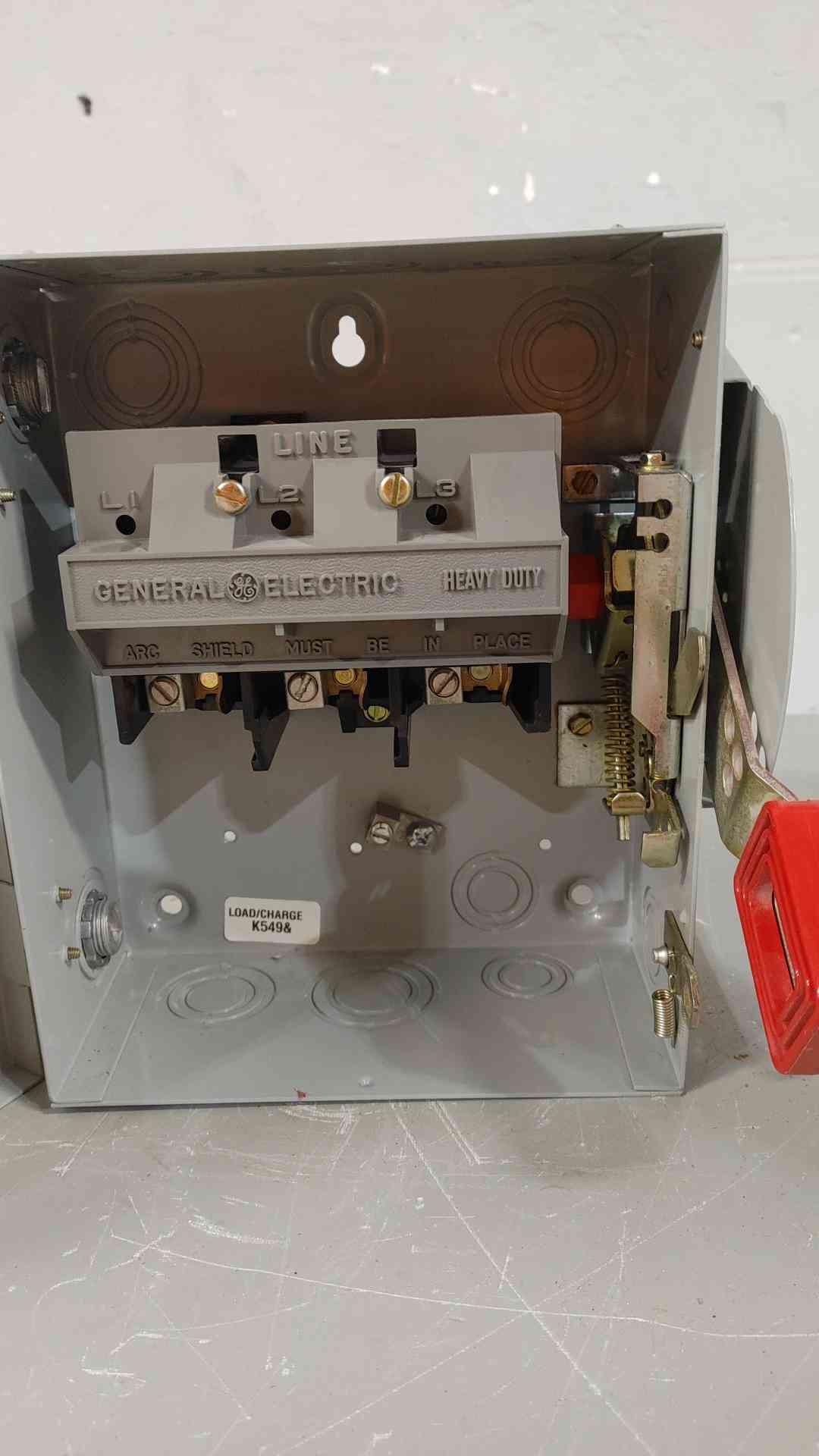 GE 30A 600V/250V 1-3PH 30HP Heavy Duty Safety Switch THN3361(SKU: 112665)