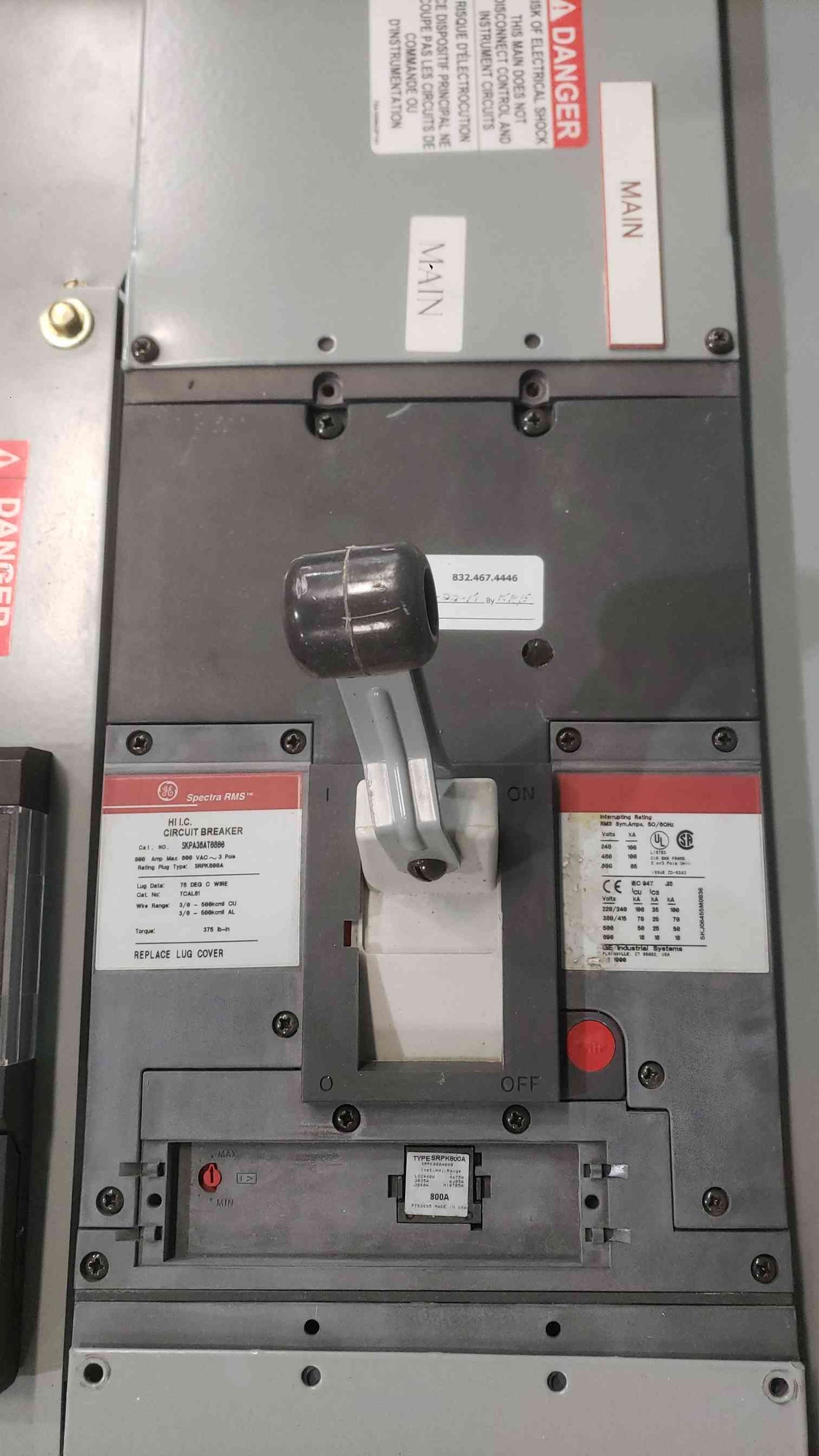 GE Spectra Series 800A 480V 3PH 3W 5 Breaker + Main Panelboard Interior Copper Bus (SKU: 113115)