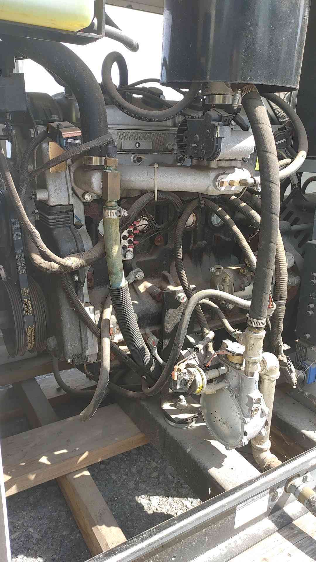 Generac QT02524CN3NA 25kW Standby Commercial Generator 120/208V 3 Phase 25 kW 317.5Hrs(SKU: 113585)