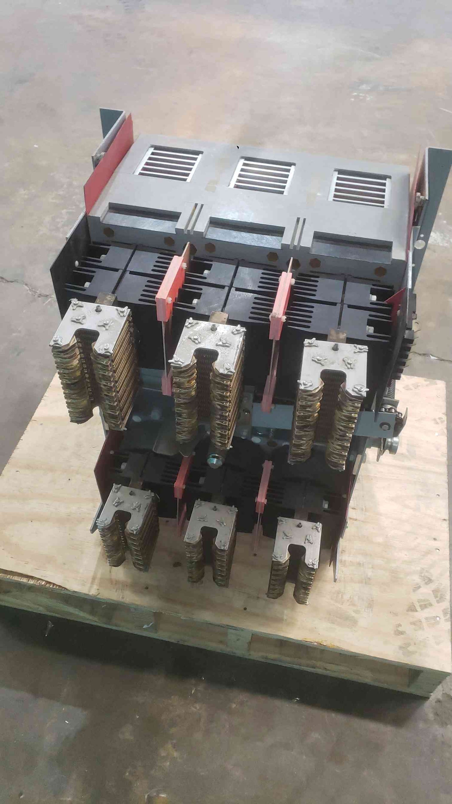 GE Power Break 4000A Circuit Breaker TC4040SS 3 Pole MicroVersaTrip MS-9 480V