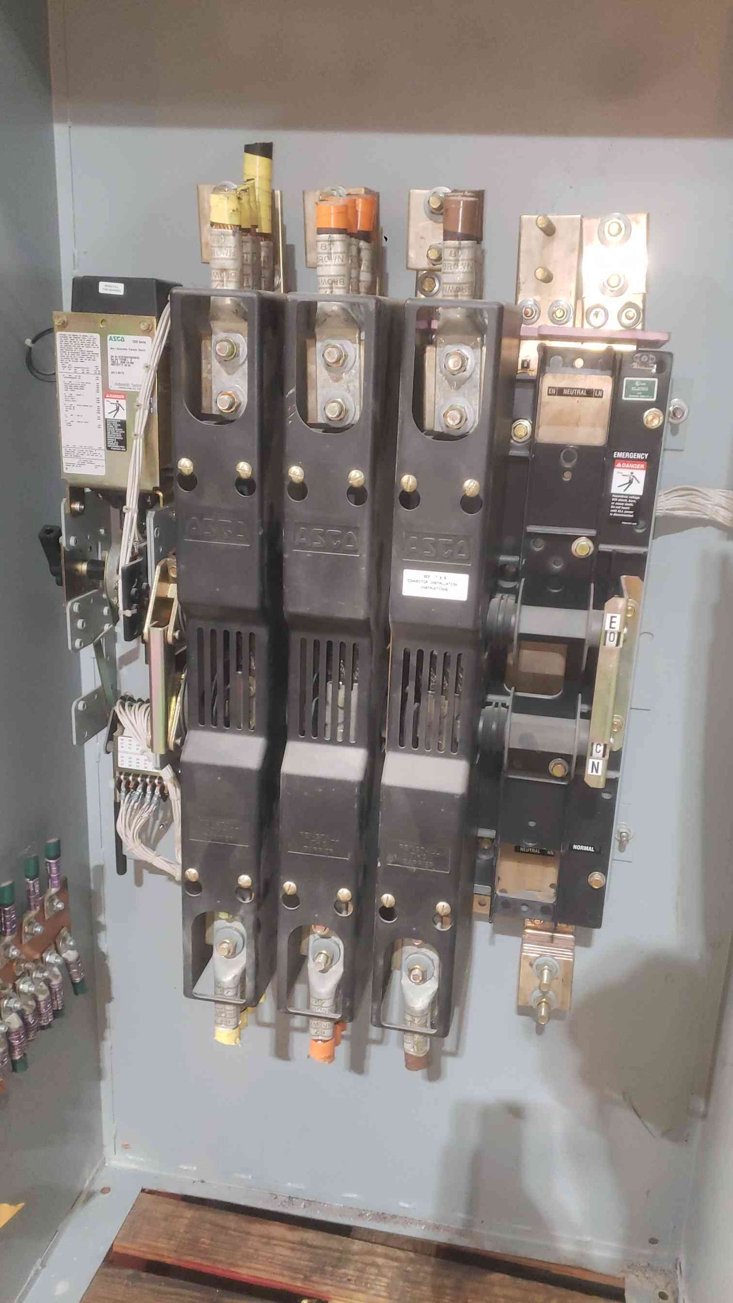 ASCO 7000 Series 1000A Non-Automatic Transfer Switch H7NTSA31000N5XC 480V 3PH