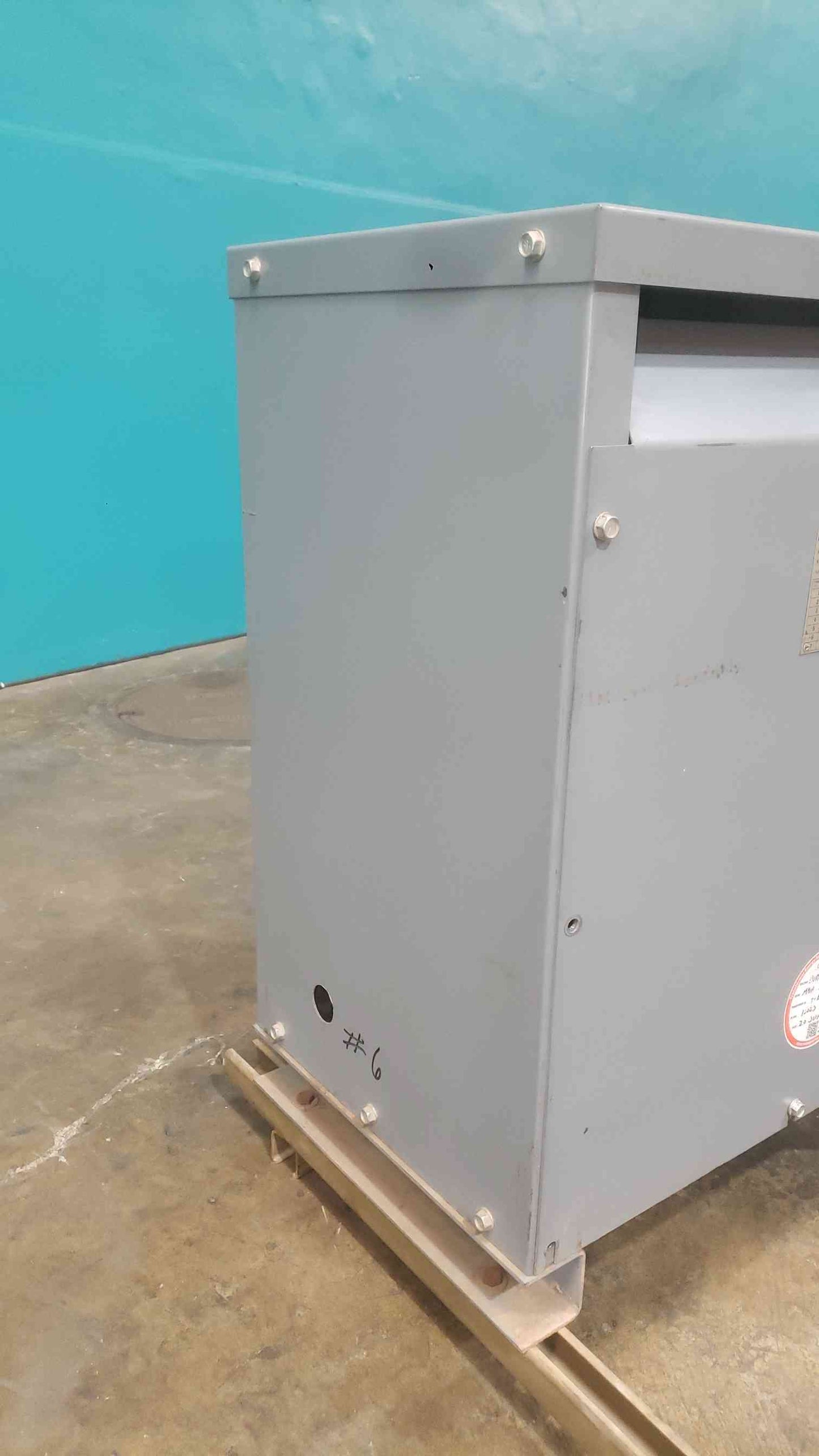 Square D Sorgel 30 KVA Dry Type Transformer 3PH 480V 208Y/120V 30T3H AA 60Hz