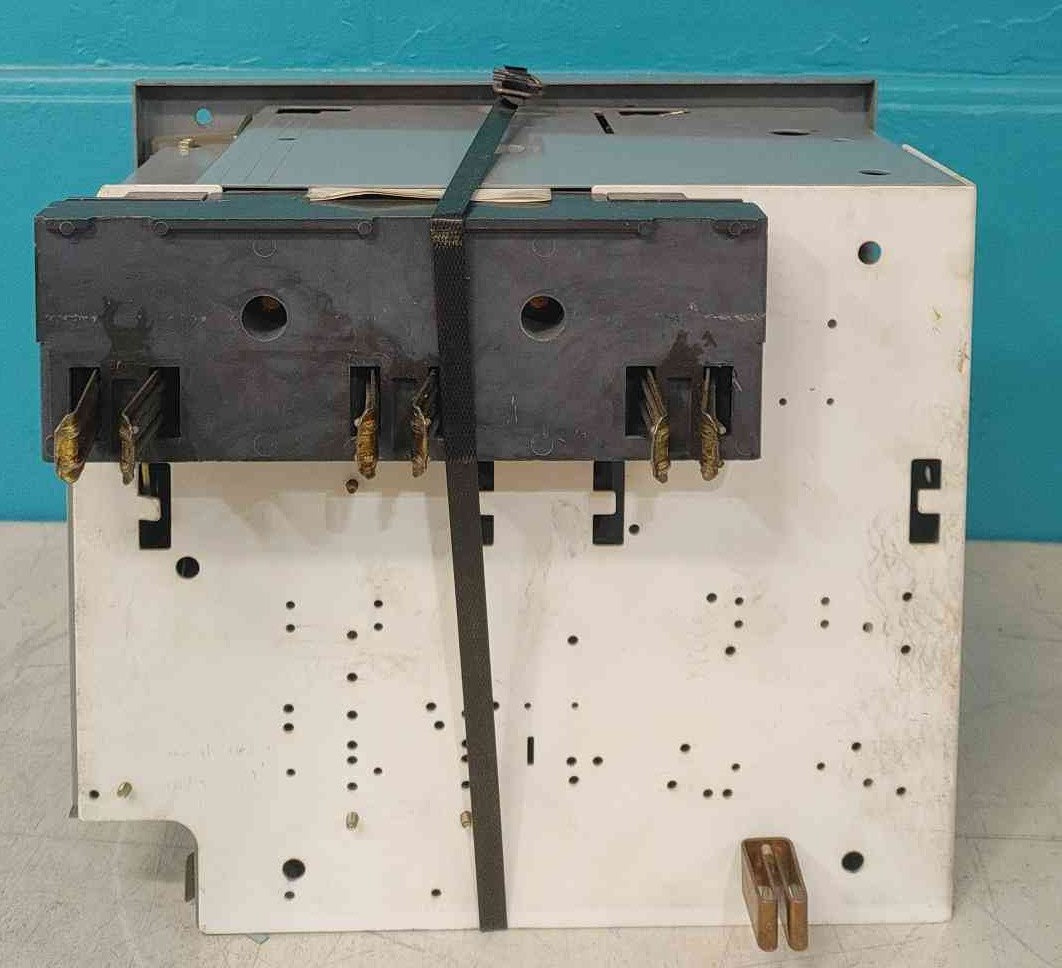 General Electric Power Break II Hi-Break Circuit Breaker, 3-Pole, 800A Max, 600VAC(Sku:114700)