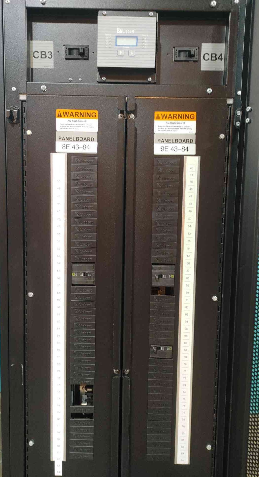 Liebert FDC4424SB11 720A Dual Input Power Distribution Cabinet PDU 208/120V 84 Pole