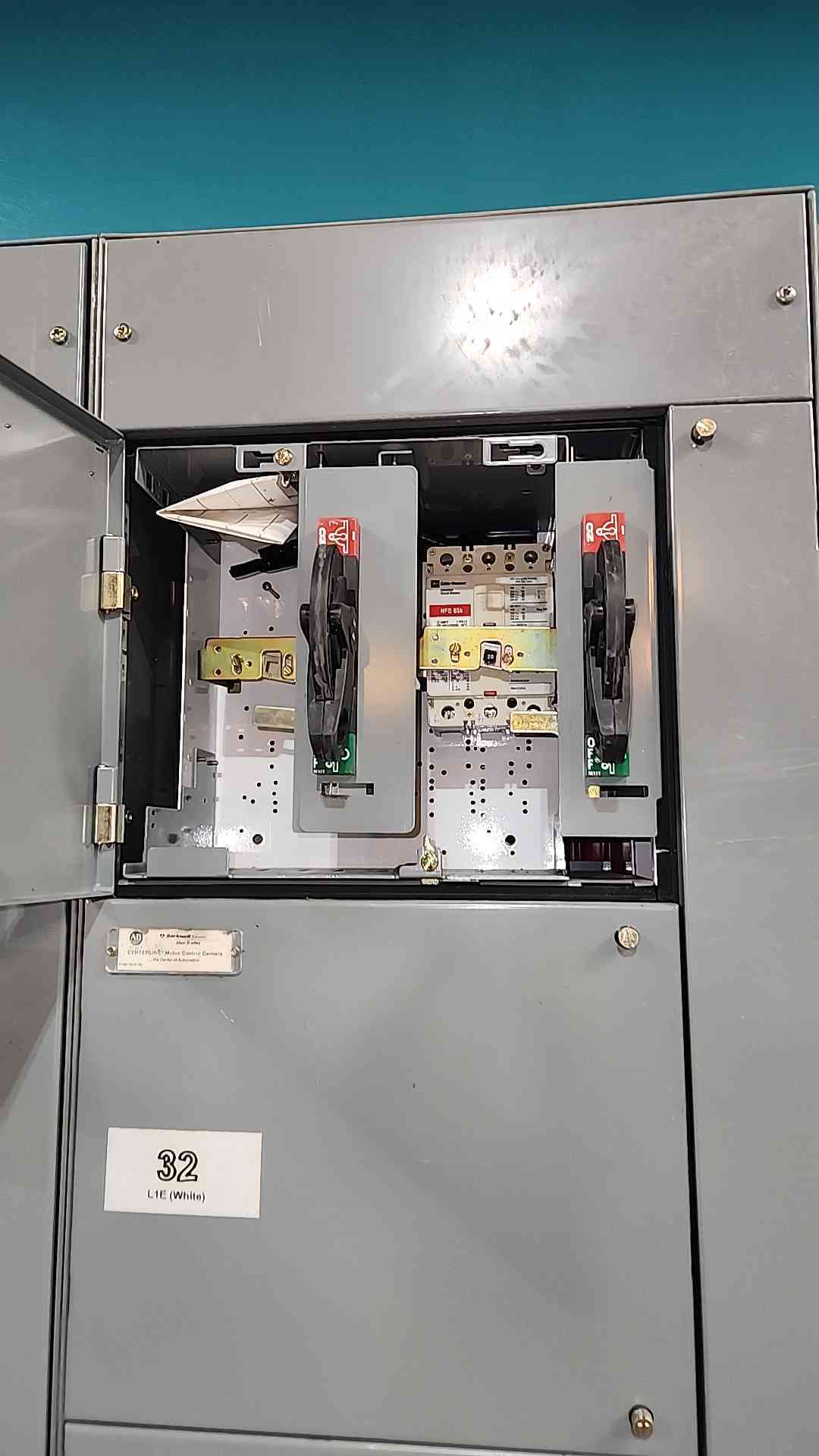 Allen Bradley Centerline 2100 MCC Motor Control Center 3 Section 800A 600V 3PH