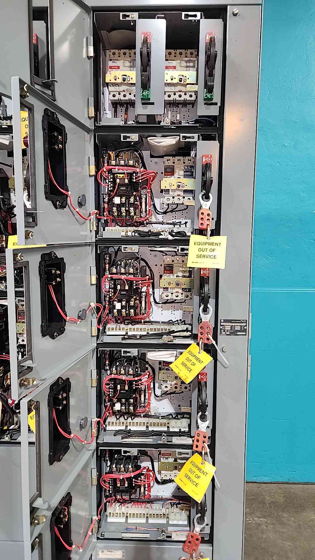 Allen Bradley Centerline 2100 MCC Motor Control Center 3 Section 800A-600V 3PH