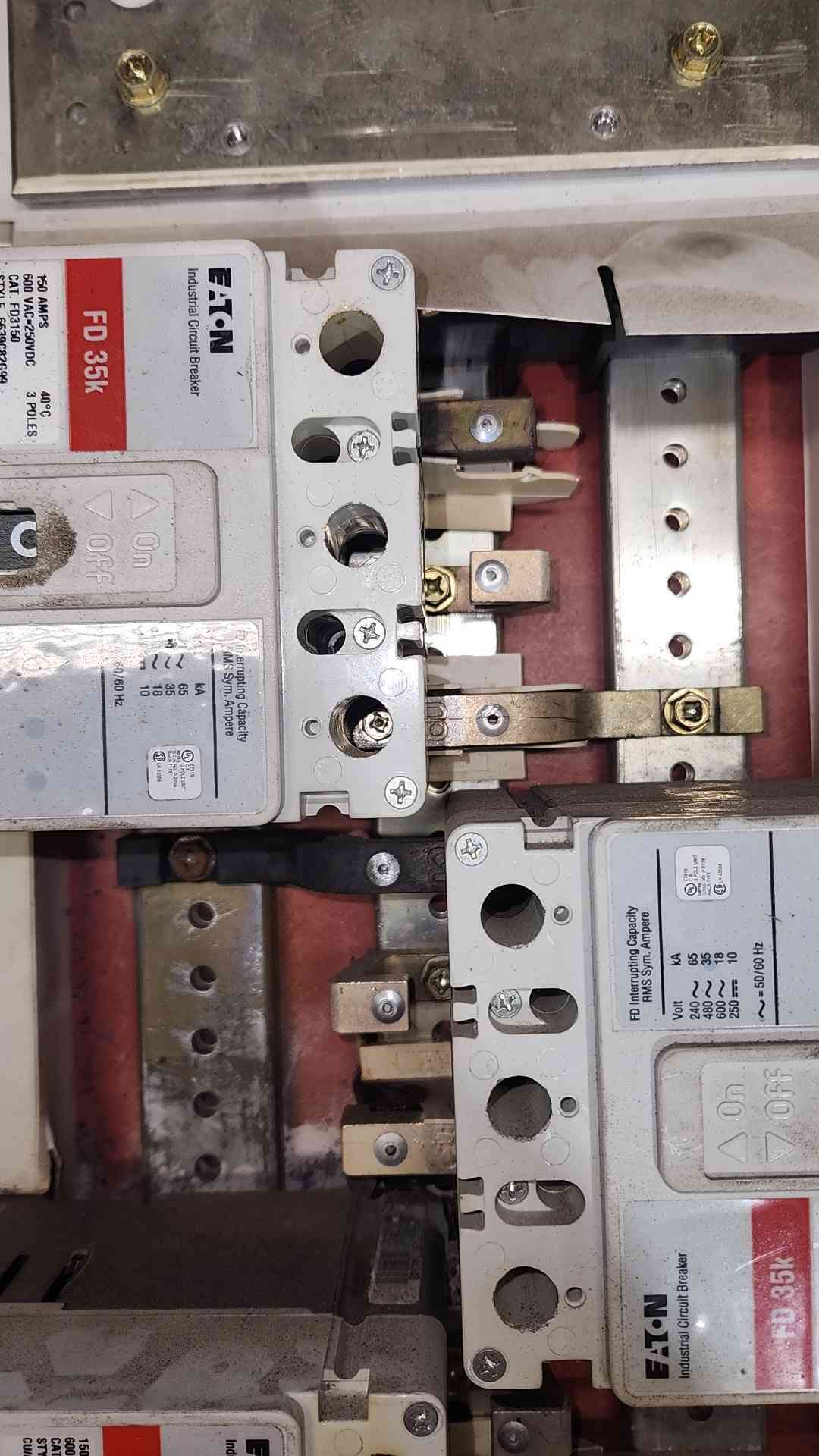 Eaton PRL3a Pow-R-Line Panelboard 600A 480Y/277V 3PH 4W EZB2072R 600 Amp Main