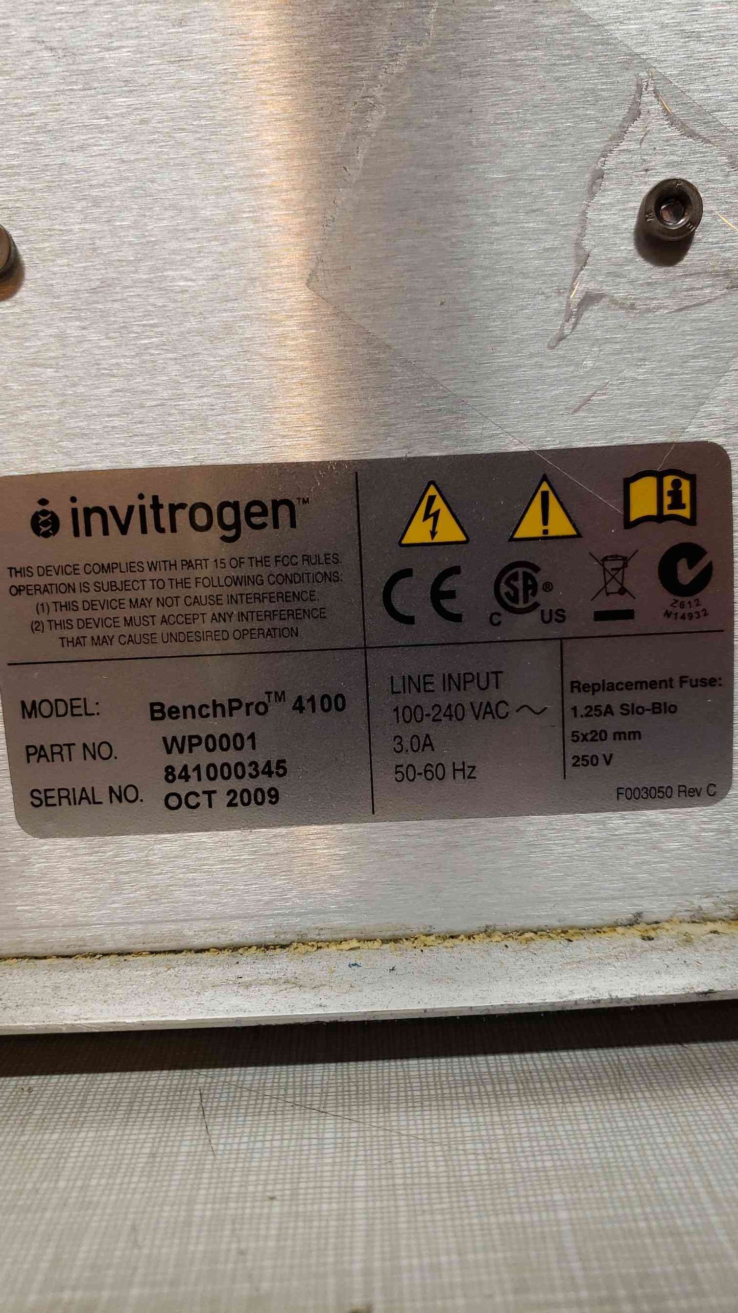 Invitrogen BenchPro 4100 Card Processing Station(1398AA)