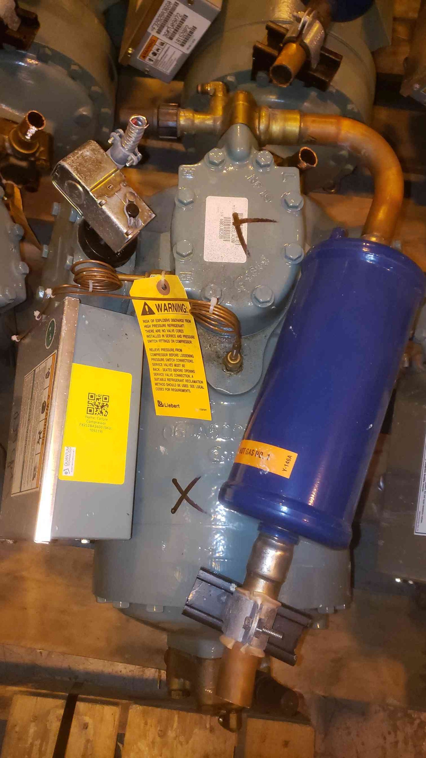 Carlyle Compressor F8252BA3600 9 HP, 460V, 3-phase, 60Hz 3 Mast