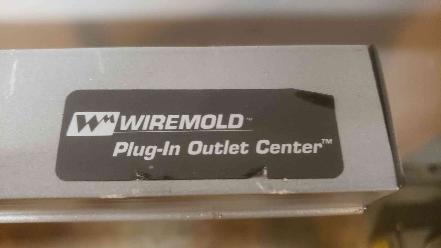 Wiremold 15A 120V 12 Port PDU Strip 7712ULBD (SKU: 109671)