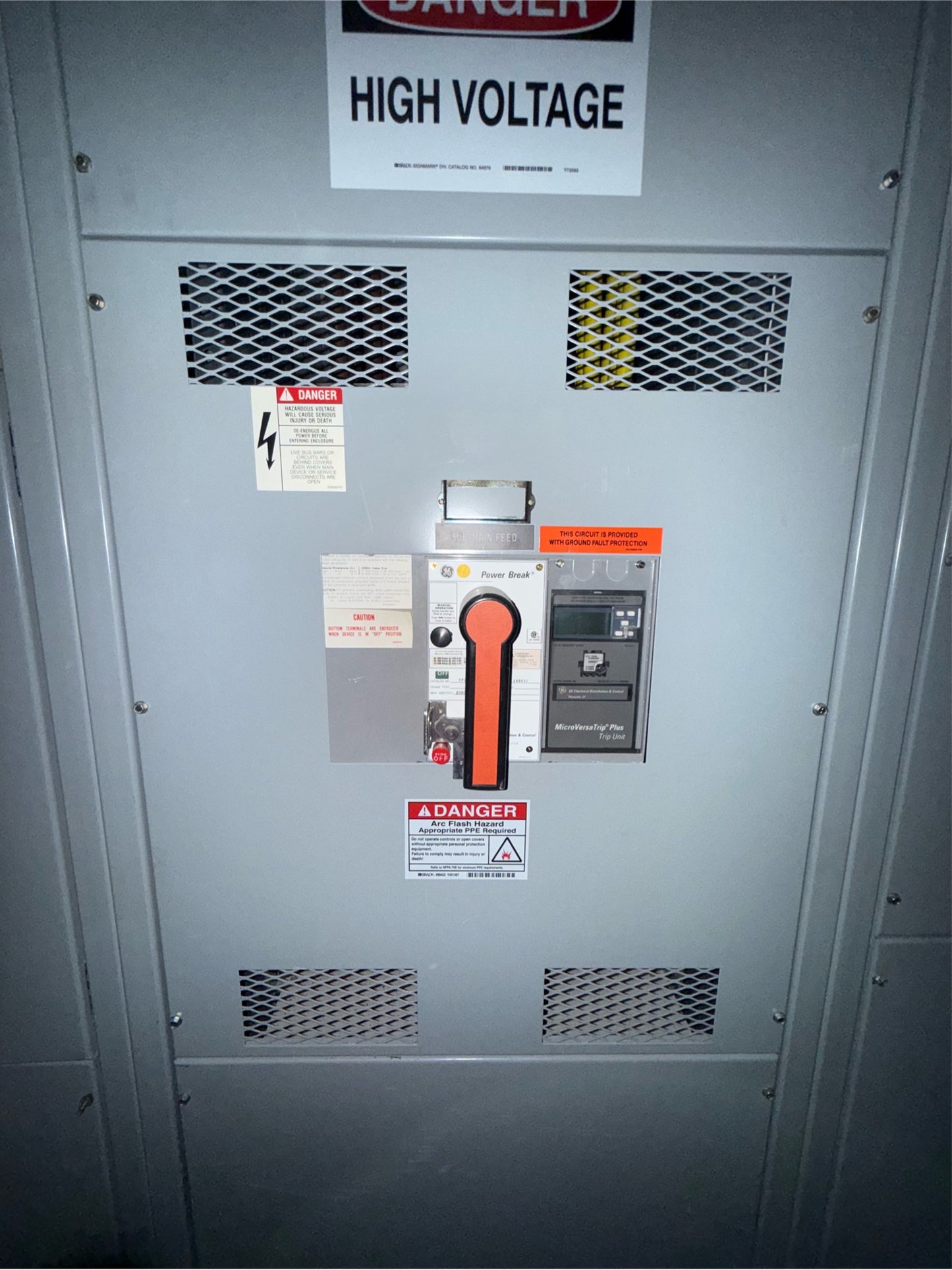 4000A GE Spectra Series Switchboard 480Y/277 3 Sections (SKU: 110470)