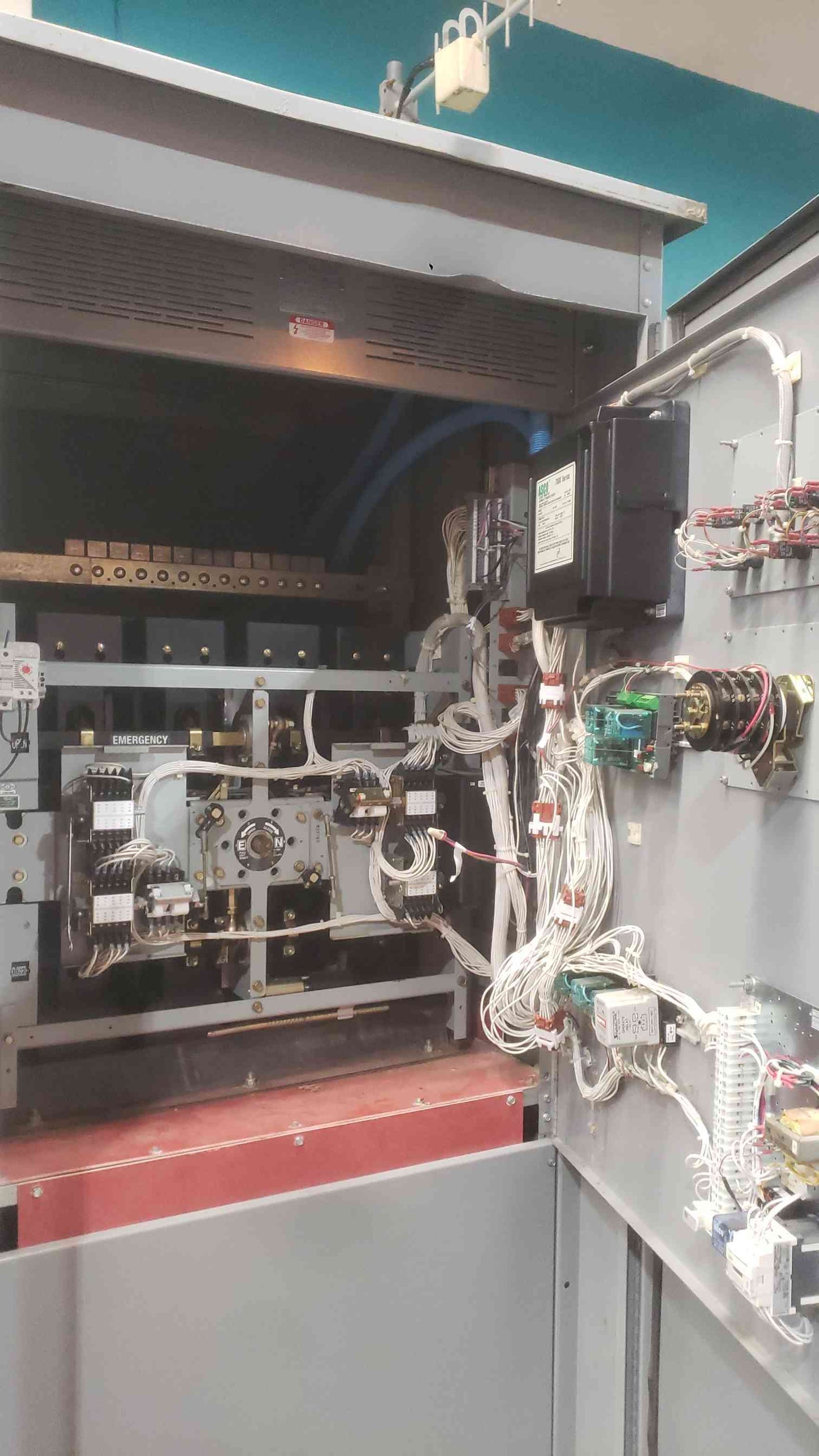 EMI ASCO 7000 3000A 480V 3PH Outdoor ATS Switch & Boltswitch Disconnect Lineup