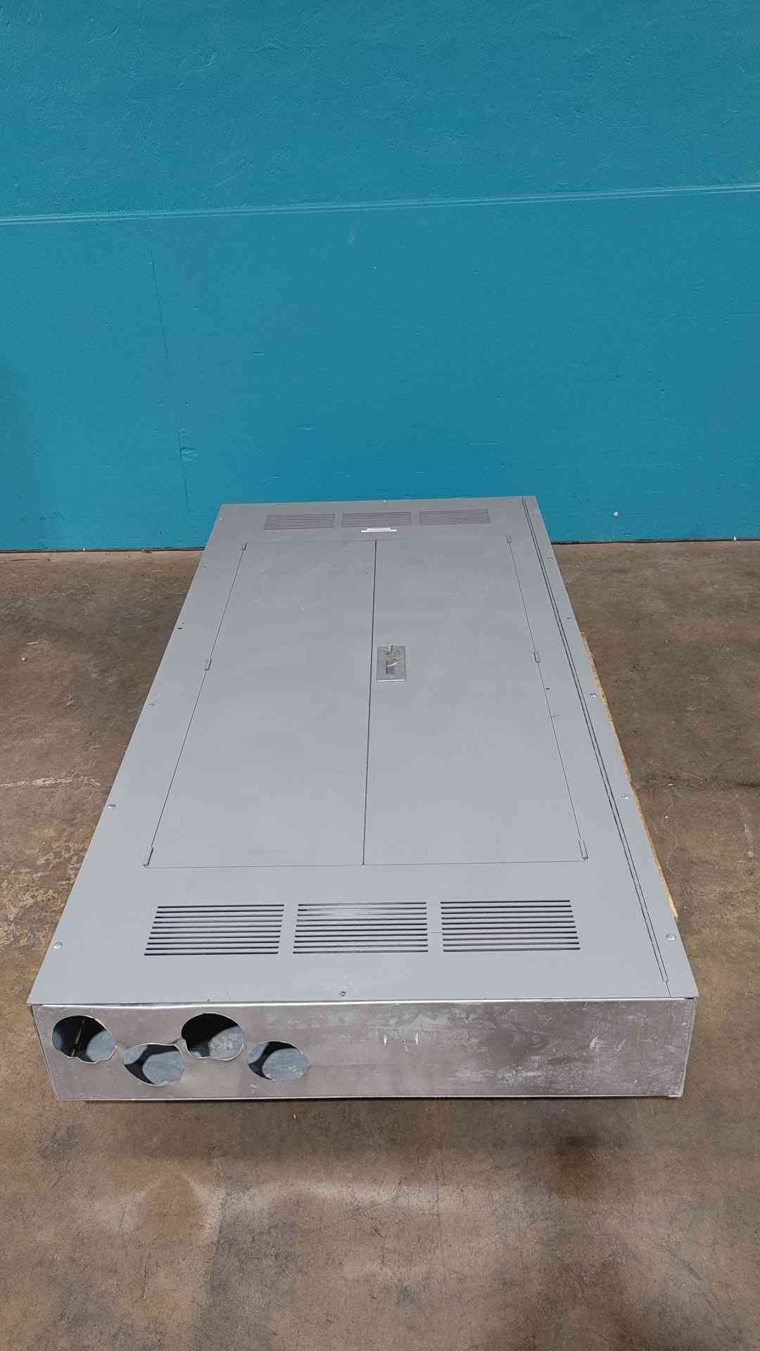 Square D I-Line 800A 480V 3 Phase Power Panelboard Distribution Panel w Breakers