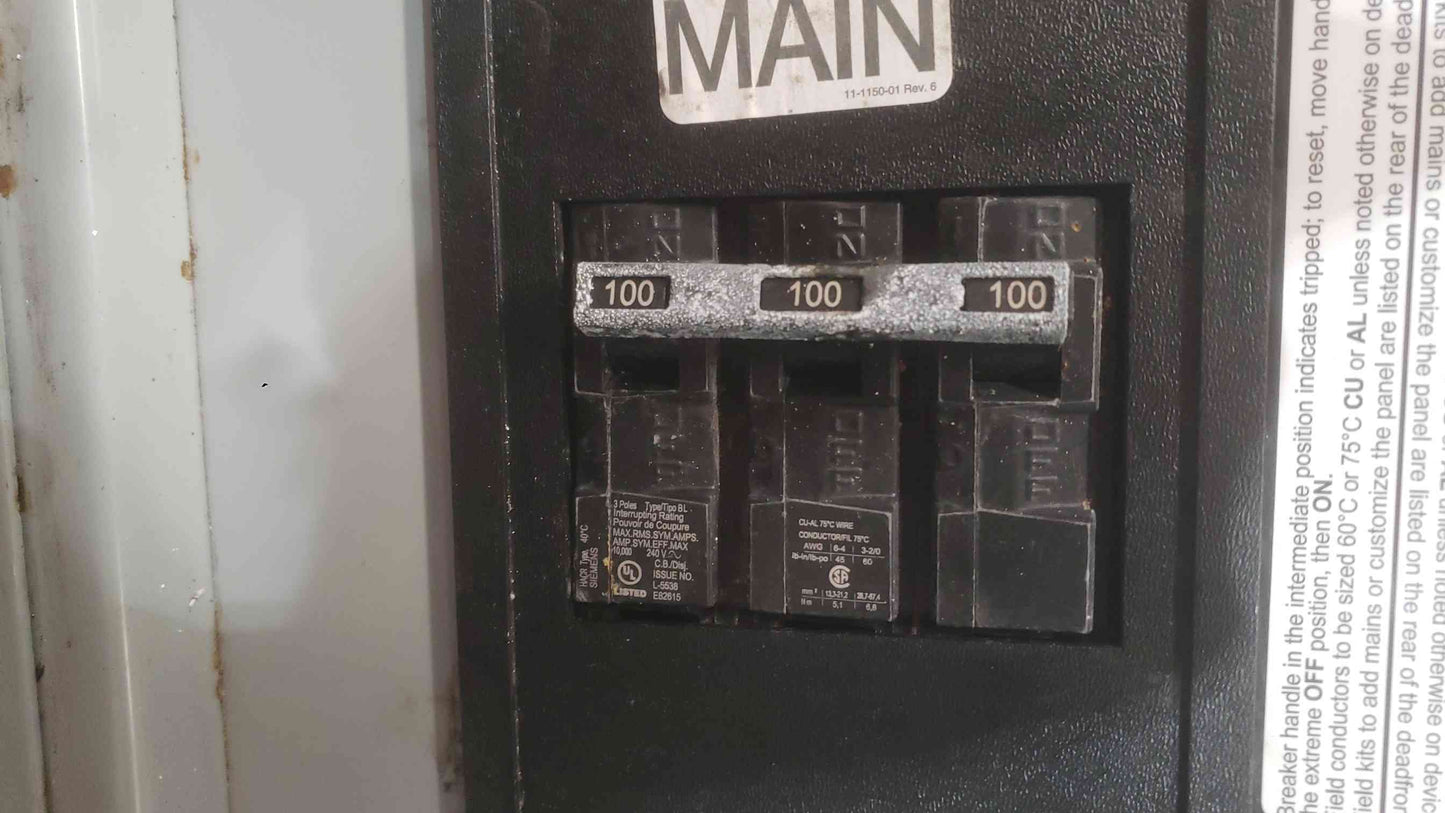 Siemens 250A 208Y/120 3PH 4W 100A Main P1C30BL100ATST 24x 20A Breakers