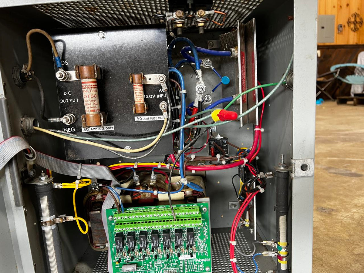 Automatic Trickle Charger for Large Genset, 16 Amp