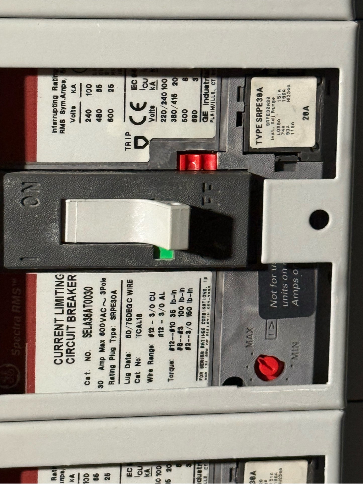 GE Spectra Series 250A Panelboard 480/277v 12x Breaker Distribution