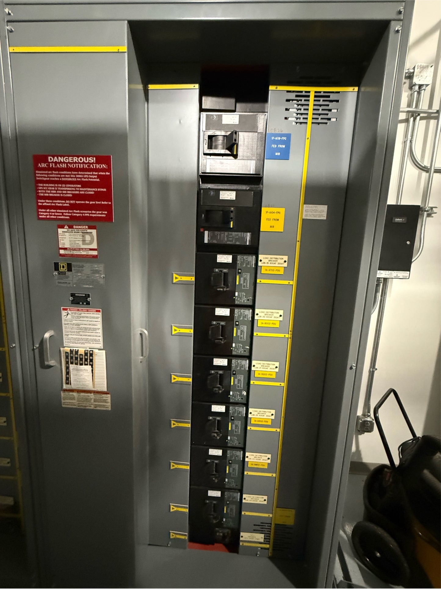 3000A Square D QED 4 Section Switchgear Lineup 480V 27 Breakers