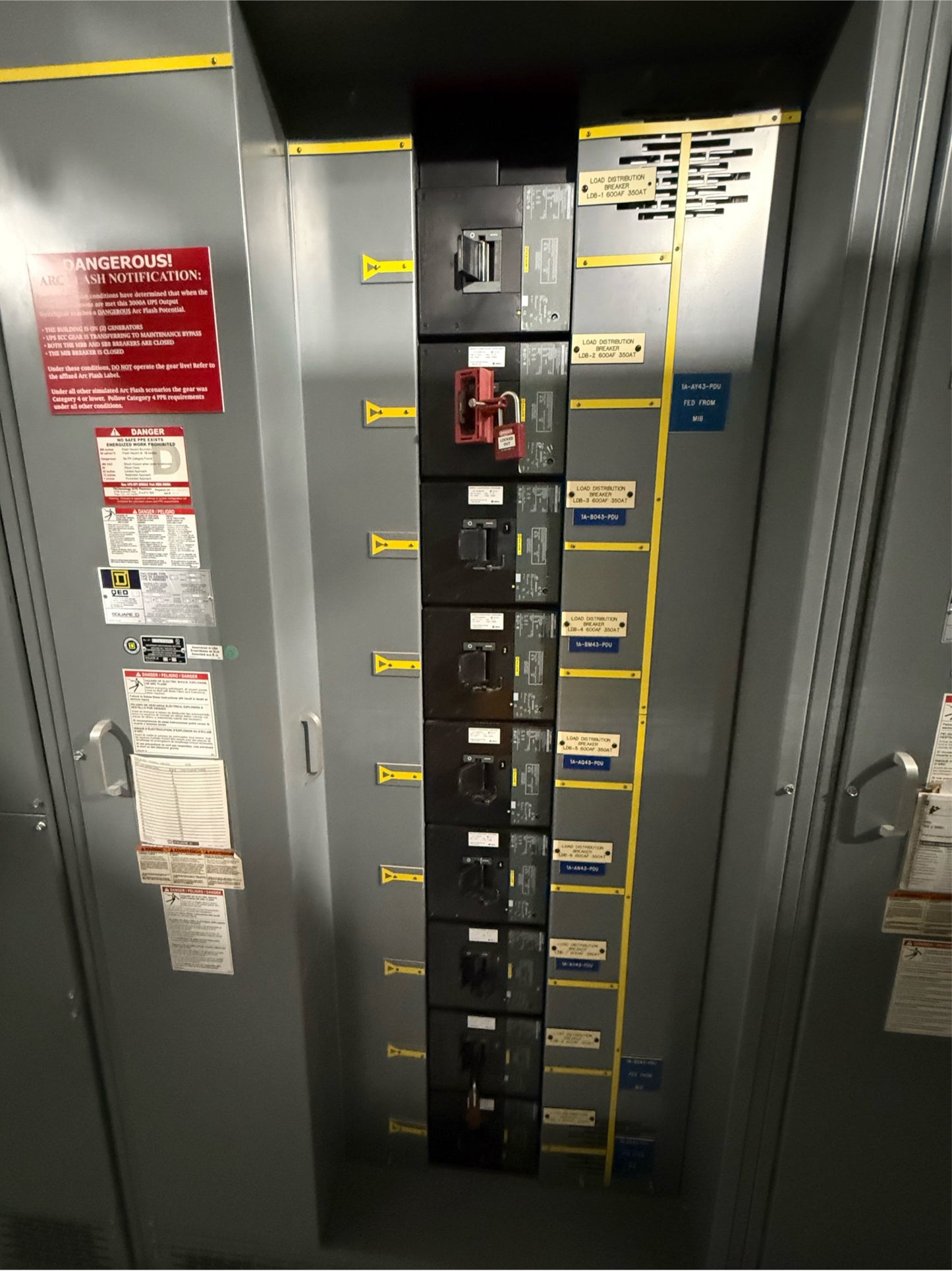 3000A Square D QED 4 Section Switchgear Lineup 480V 27 Breakers