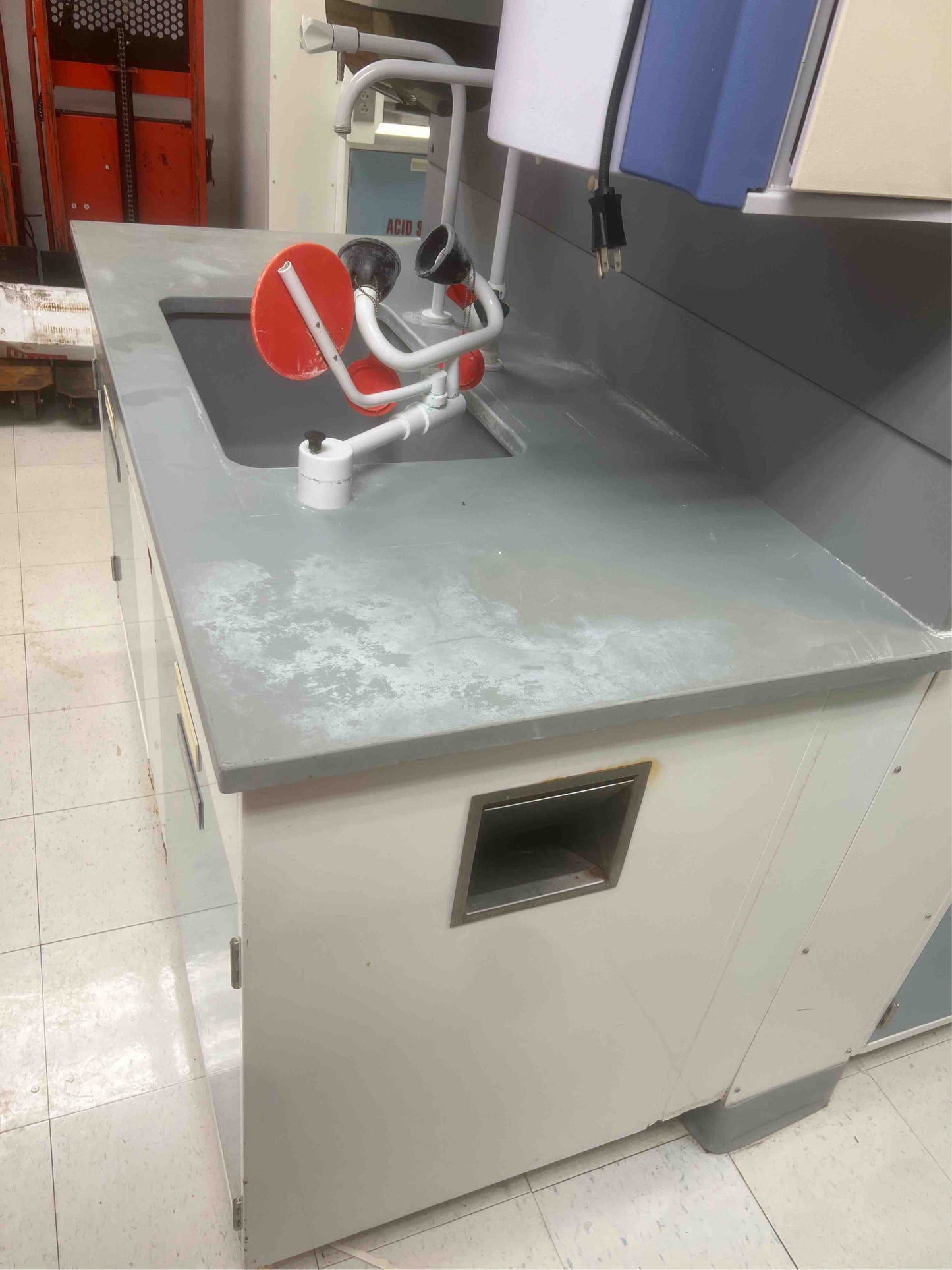 5' Lab Sink Fisher Hamilton Casework w/ Fixtures & Eyewash 5370AA(5370AA)