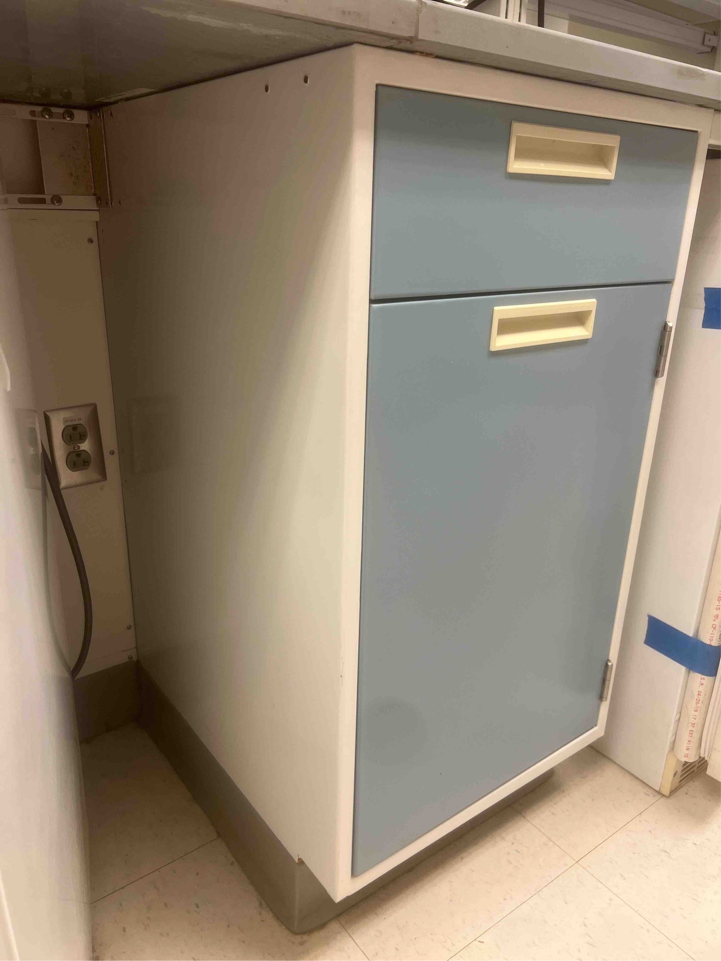 Fisher Hamilton 18" Mix Cabinet 5384AA(5384AA)