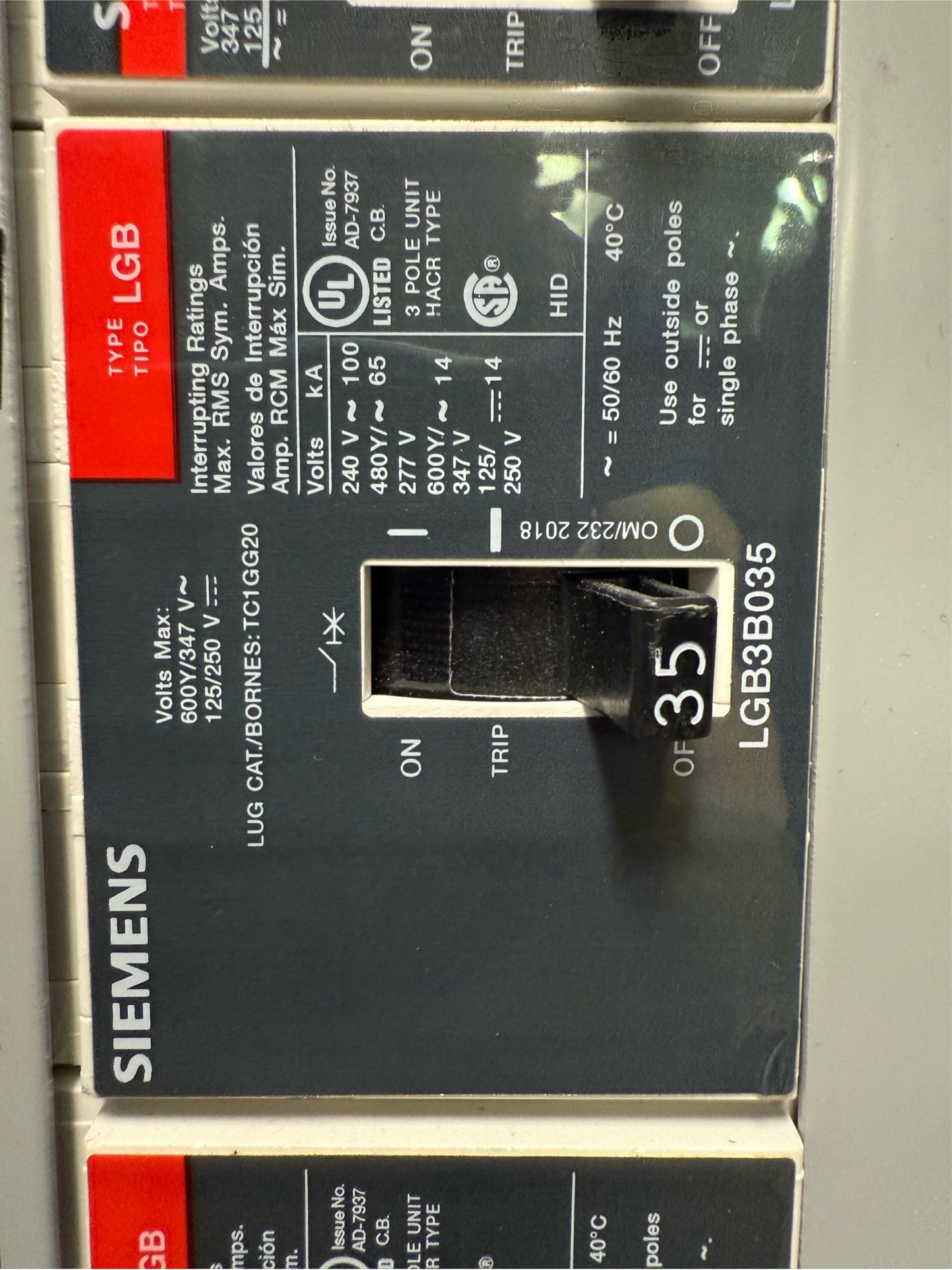 Siemens 250A LGB Panelboard '18 32 Breakers & Main 480/277V P1E42H2225CTST (SKU: 110385)