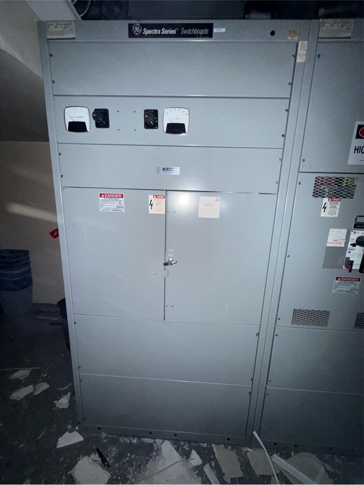 4000A GE Spectra Series Switchboard 480Y/277 3 Sections (SKU: 110470)