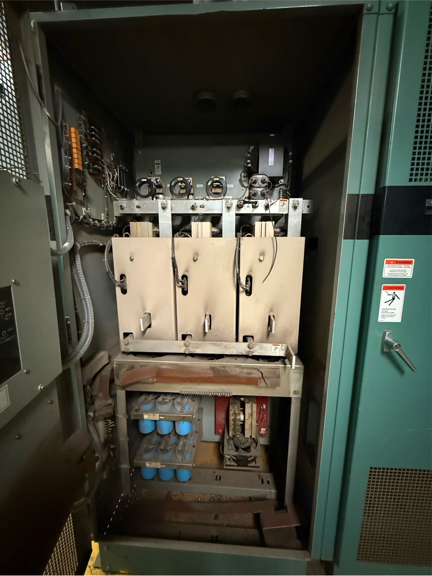 York Turbo-Modulator 3 pieces  Variable Speed Drive 450v 3PH 60hz YTM500YAC015-1308