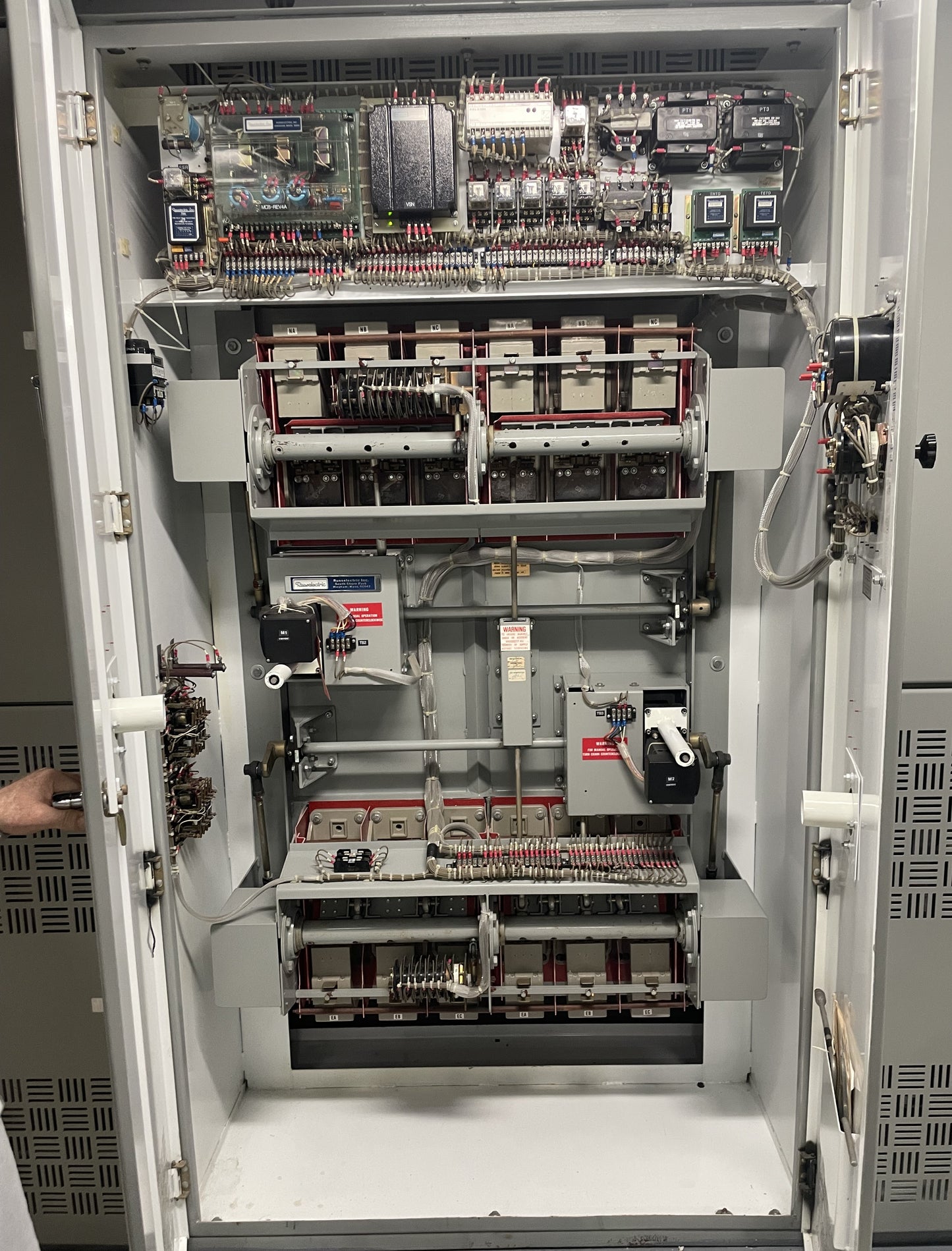 3000A 480V Square D Russelectric GE Power Break Switchgear 8 Section 7 Breaker w/ Bypass Transfer Delay Removal