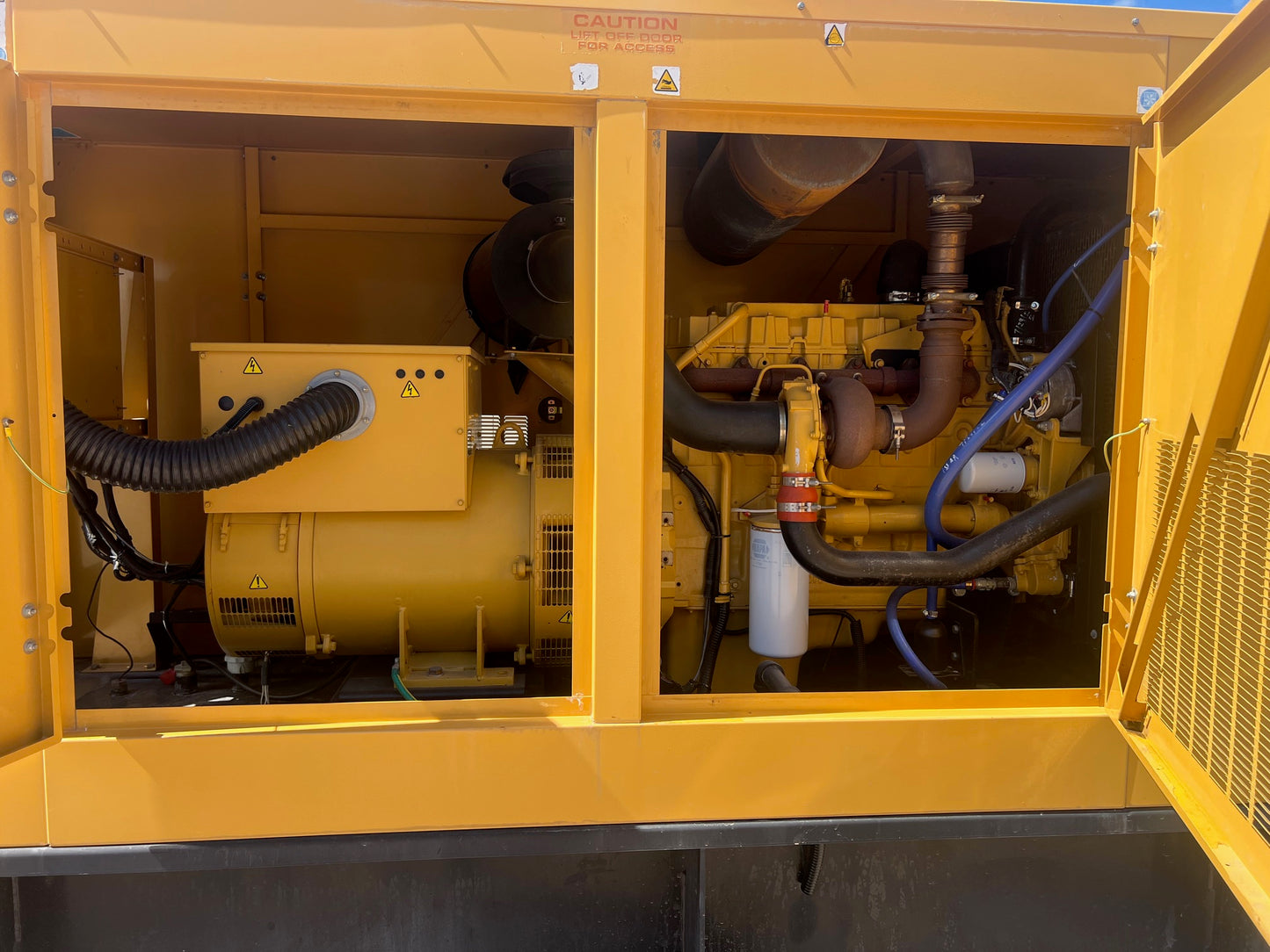 200KW Cat Olympian D200P4 DT530 International Diesel Generator '04 452hrs Tested