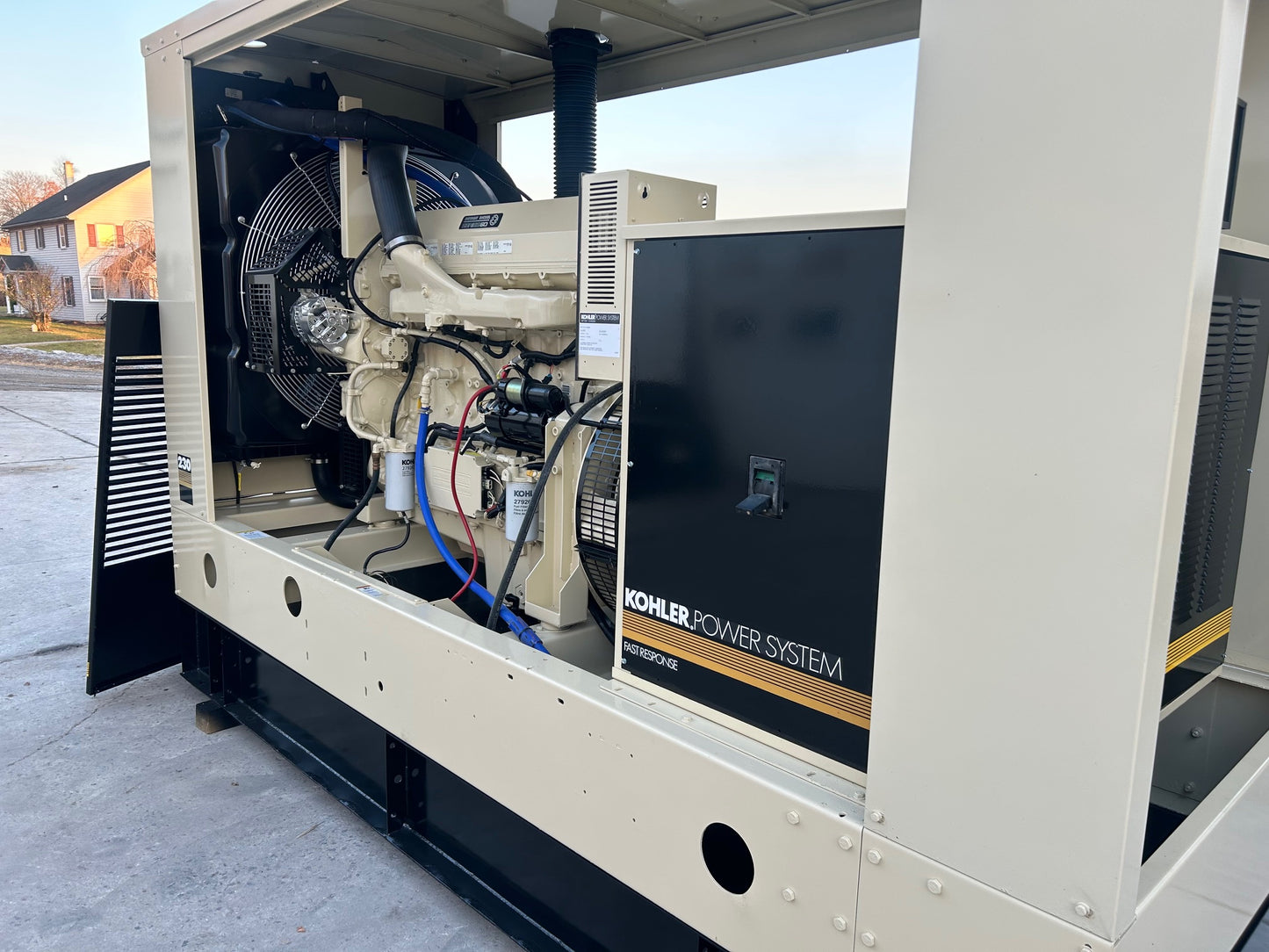 240KW 300KVA Kohler 230REOZ Diesel Generator 957 Hrs TESTED-17519