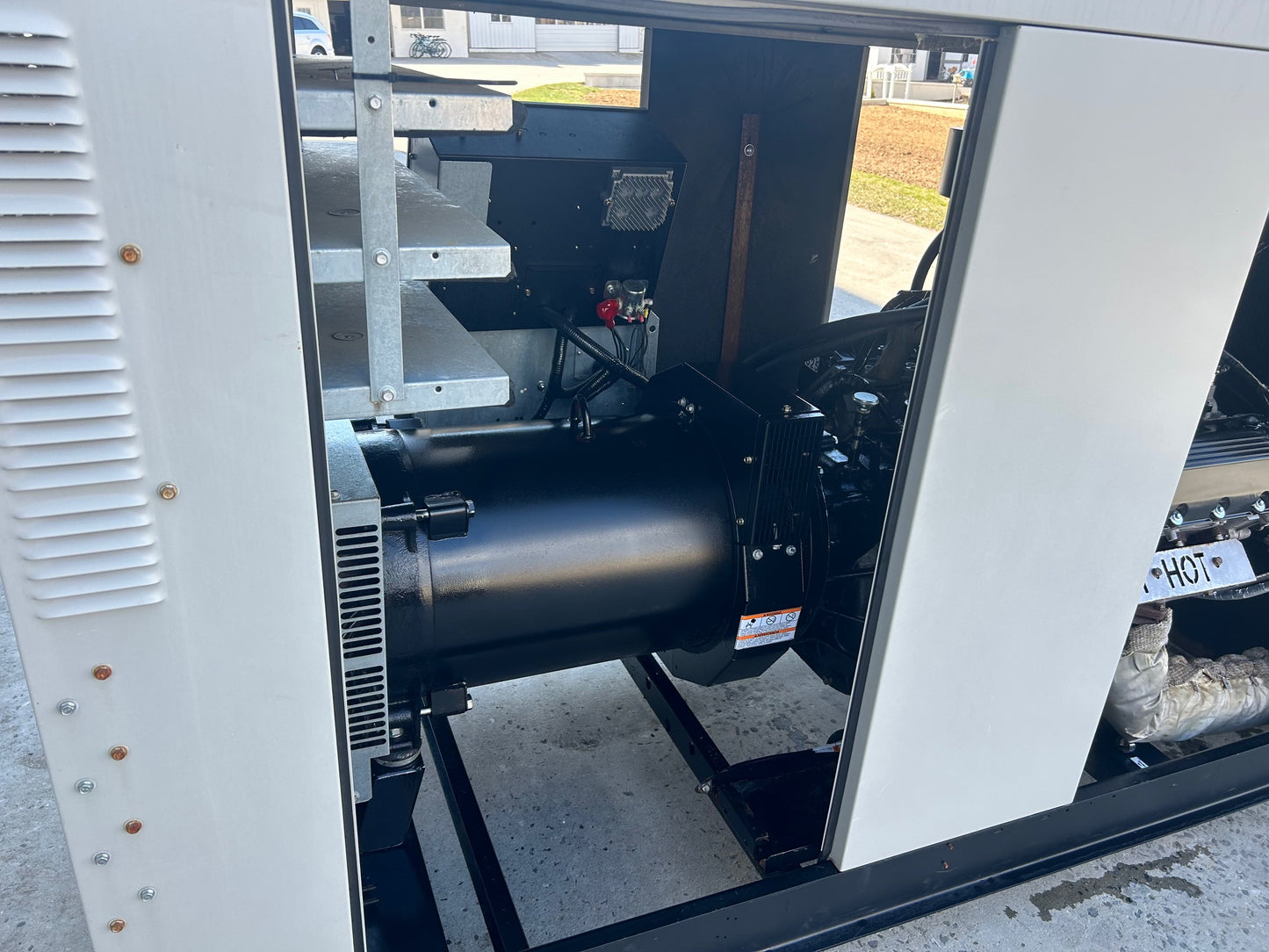 100KW Generac ST1006 NG/LP Generator 1ph 120/240V 89Hrs 2010