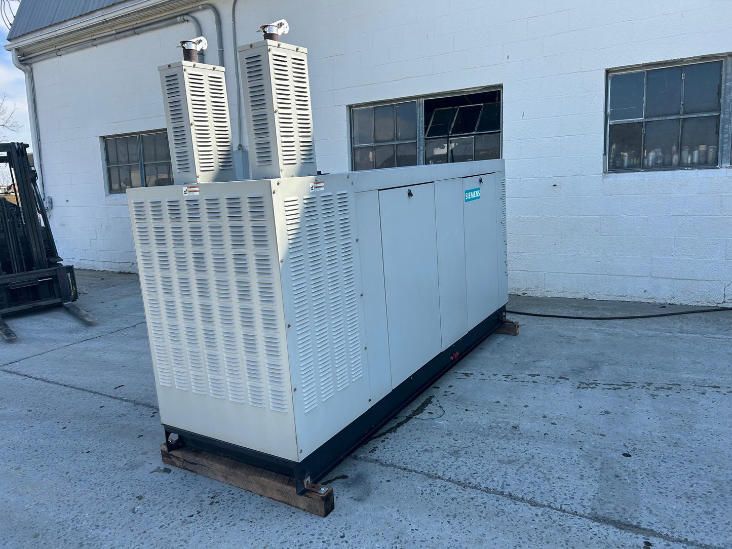 100KW Generac ST1006 NG/LP Generator 1ph 120/240V 89Hrs 2010