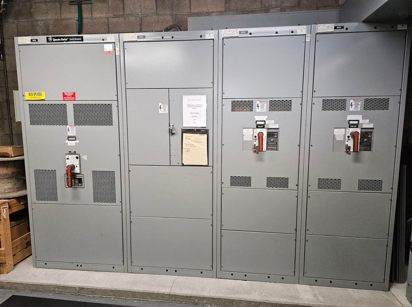 GE Spectra Switchboard 3000A 208Y/120V 3PH 4W 4 Section TP3030 Switchgear
